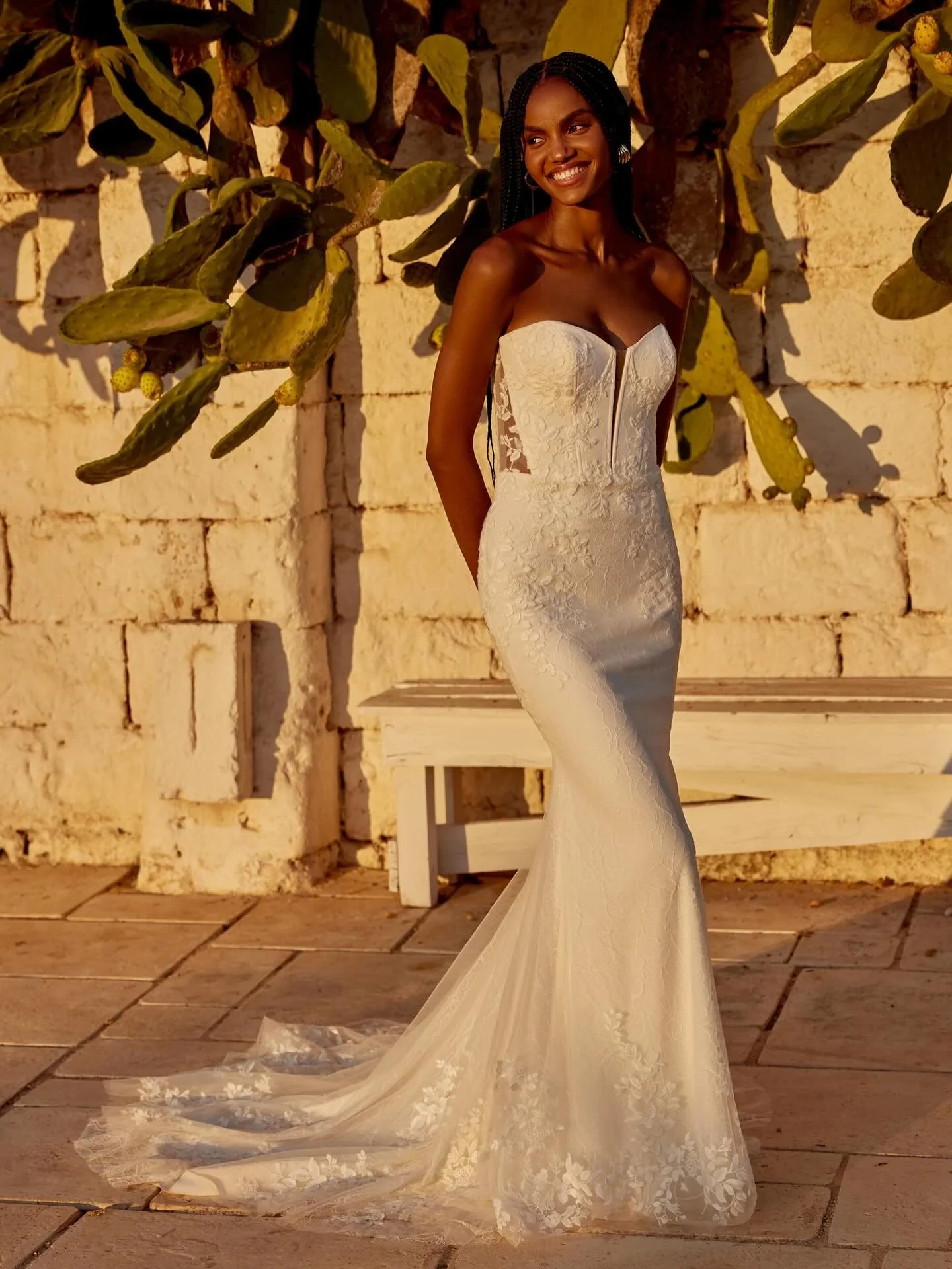 Corset backs&hellip;are BACK!

Our newest Lillian West gown just arrived and she is snatched 😉