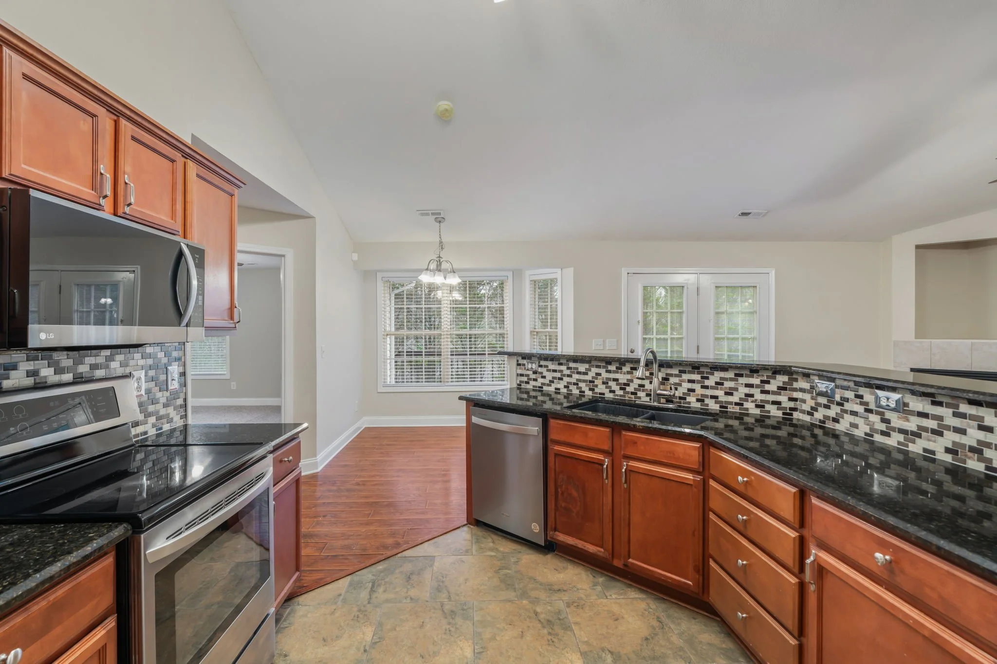 16-web-or-mls-8126 Broken Rock Lane-17.jpg