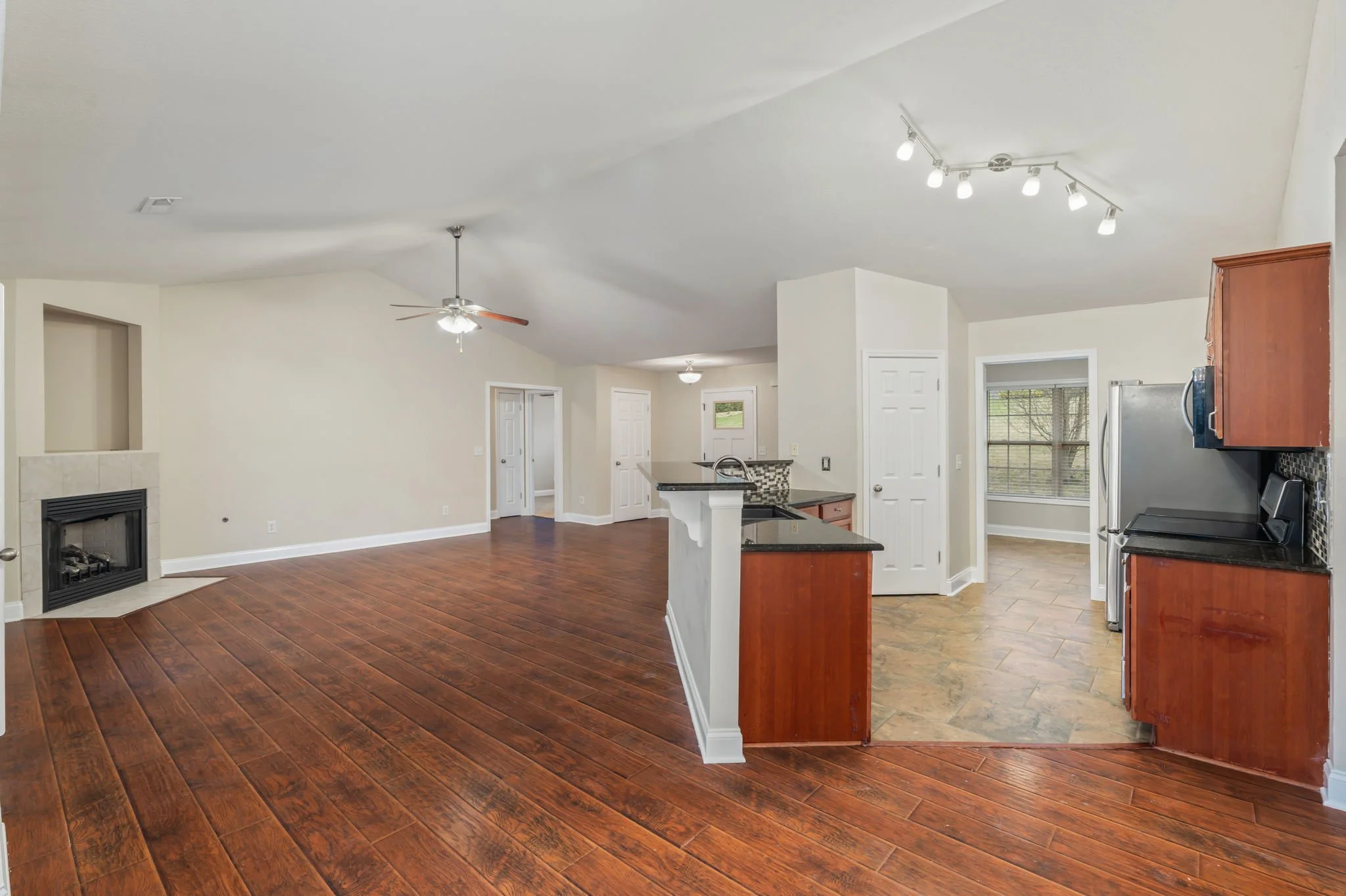 14-web-or-mls-8126 Broken Rock Lane-15.jpg