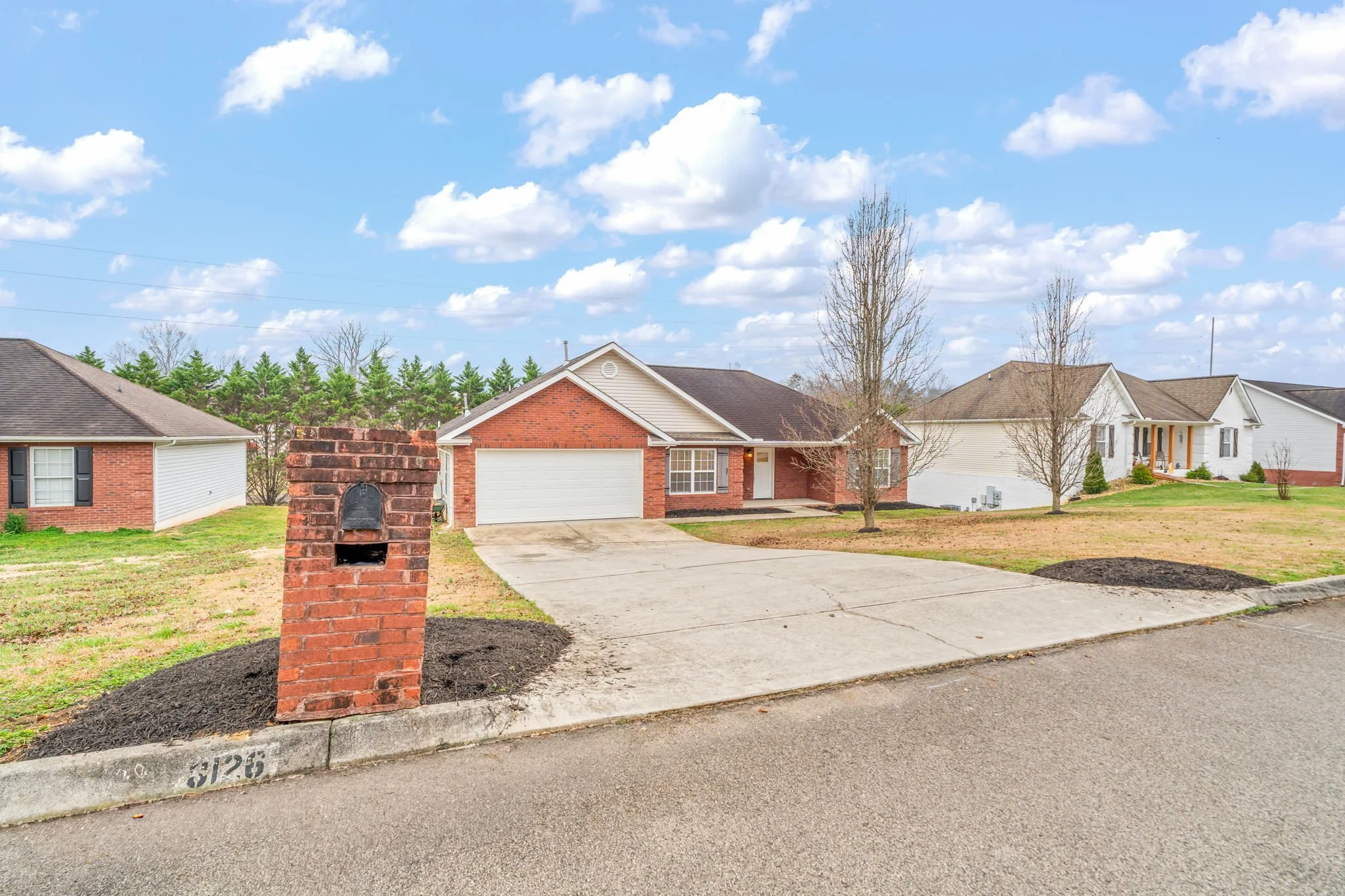 4-web-or-mls-8126 Broken Rock Lane-5.jpg