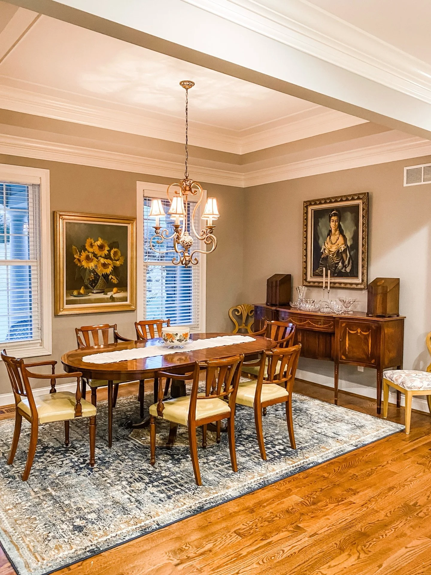 🤍 TBT to some favorite dining rooms!

The dining room is so much more than a place to eat.
It&rsquo;s where stories are shared, milestones are celebrated, and everyday moments become memories.

A beautifully designed and highly functional dining spa