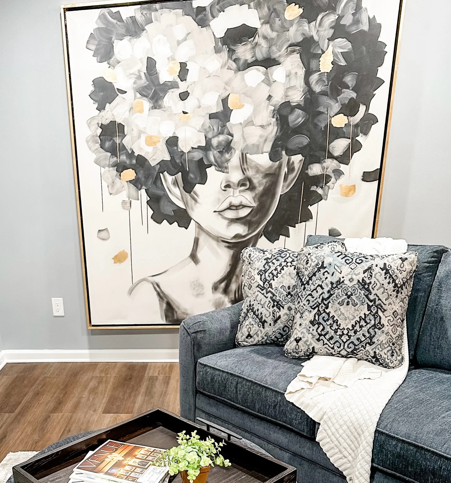 Throwback to some of my favorite art moments over the  years.✨

As I look back, I&rsquo;m reminded how the right piece of art can completely transform a space&mdash;shifting the energy, anchoring the design, and giving a room its soul. Art isn&rsquo;