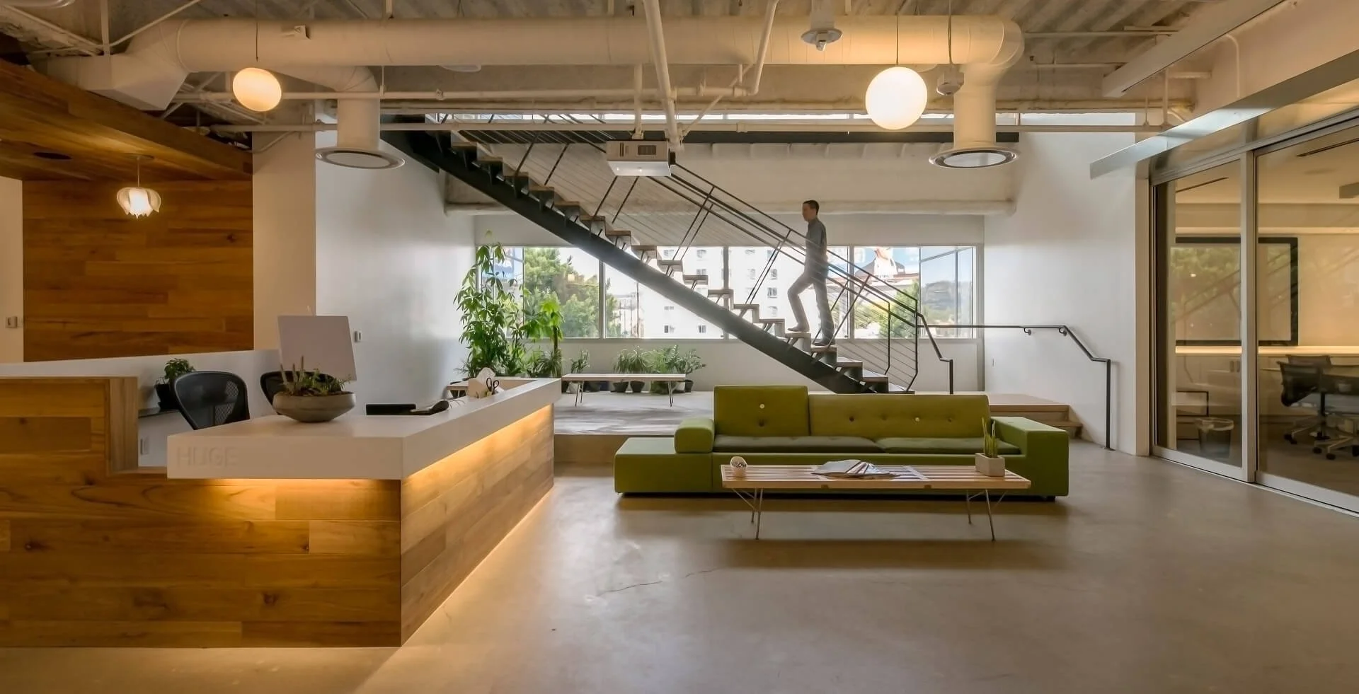 618b93f3fc5c77c53aed4af1_01-Abramson-Teiger-Architects-HUGE-LA-Lobby_sm.jpg