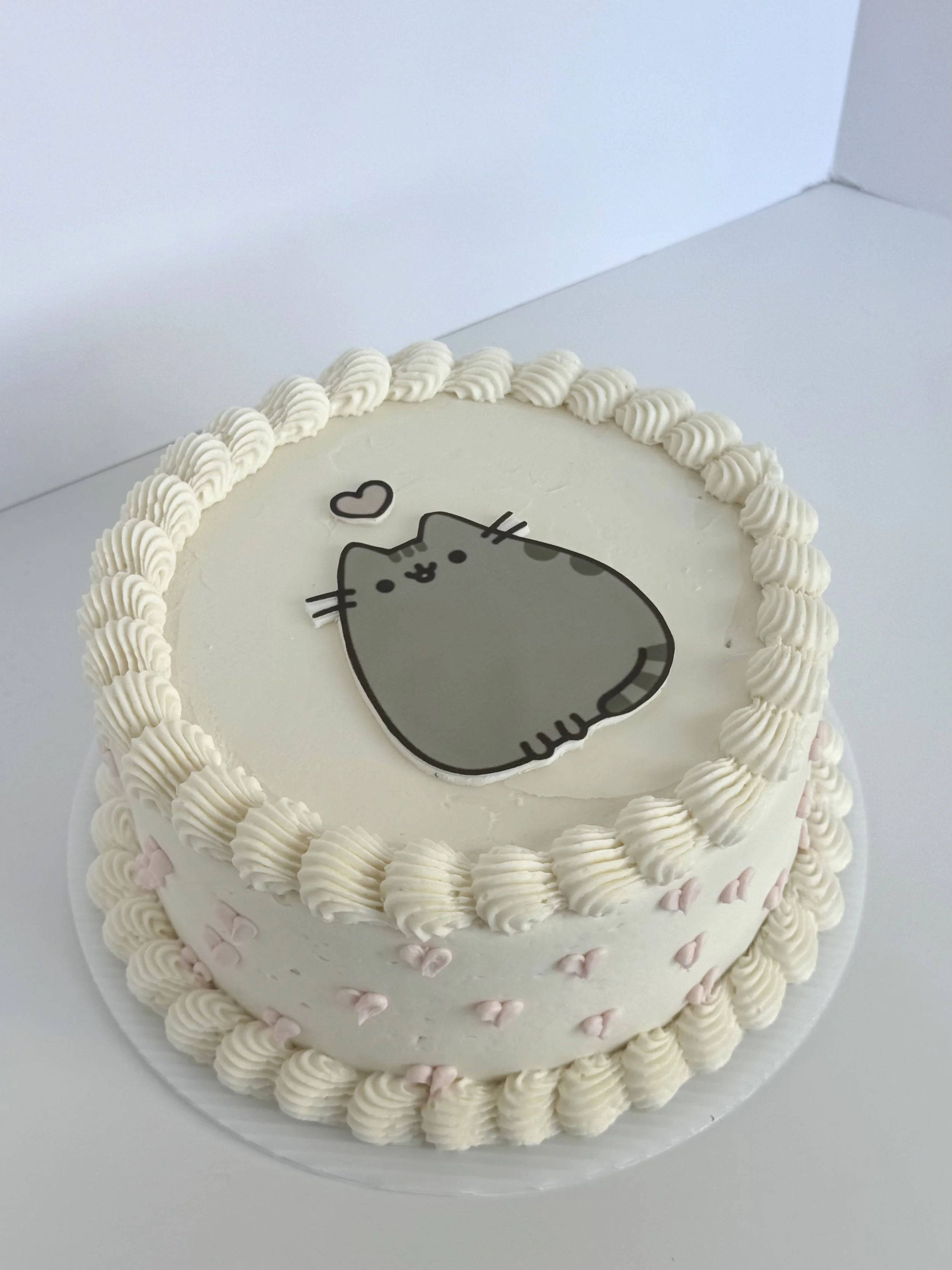 cat emoji cake.jpeg