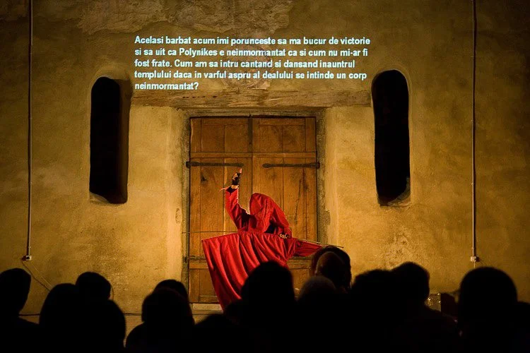 antigone-2.jpg