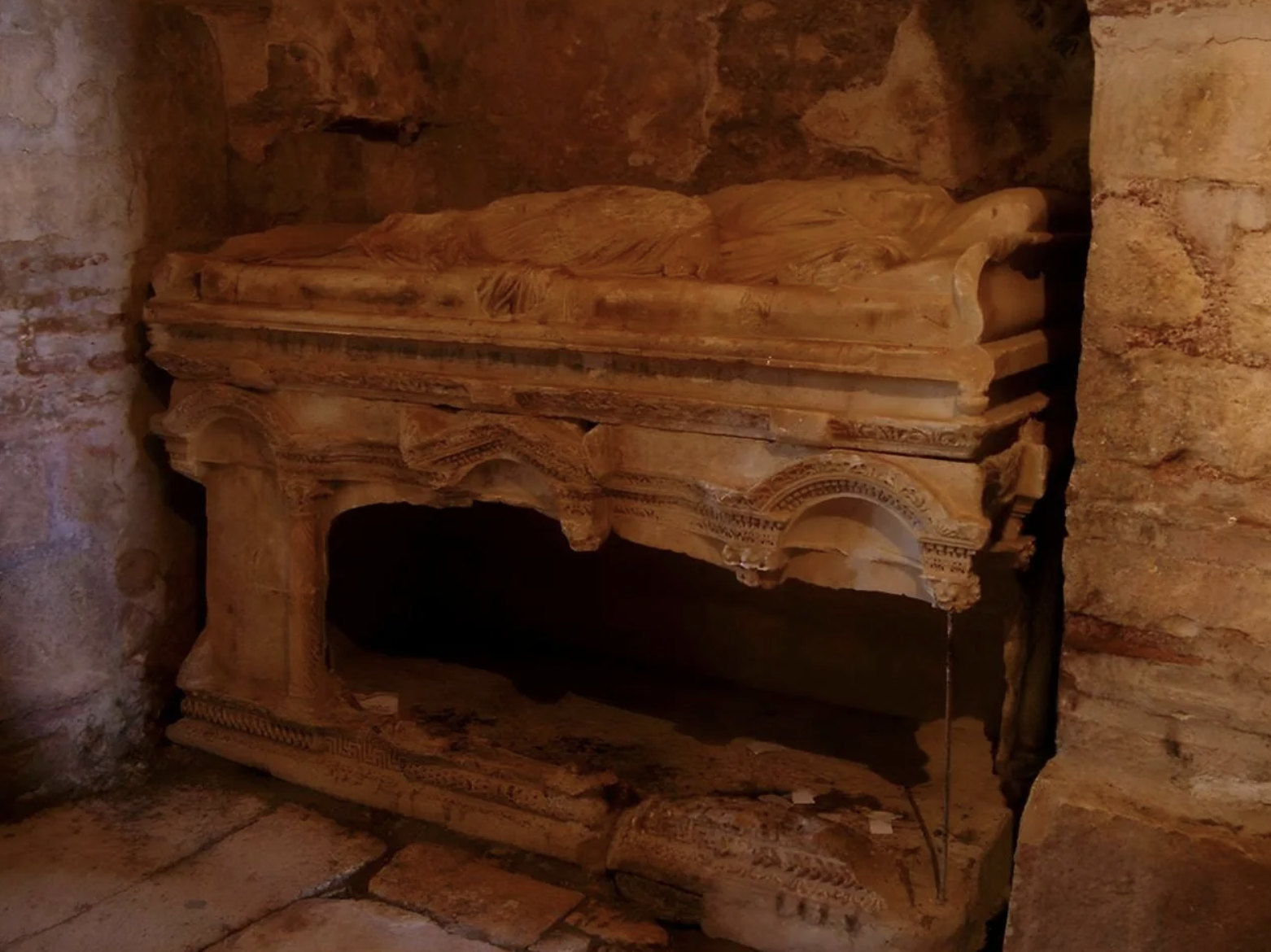 Has the Sarcophagus of St Nicholas been found at St. Nicholas Church in Turkey!
