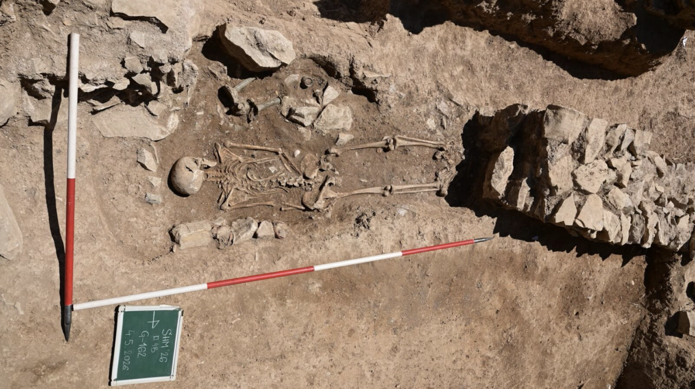 Rare Date-Shaped Roman Glass Vessel Found in Face-Down Burial at Salona!