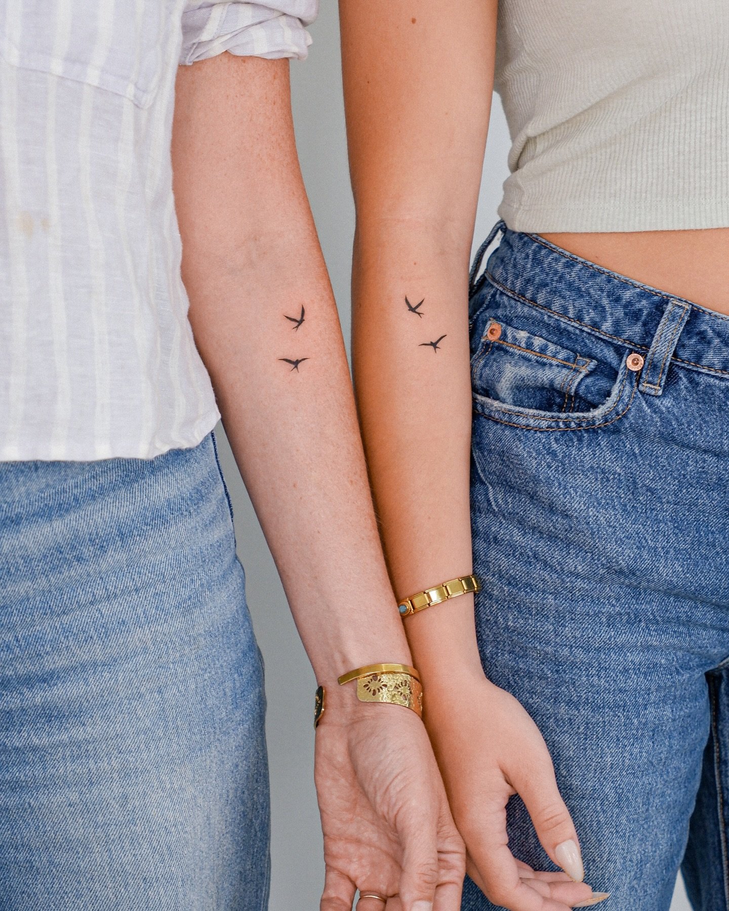 We are thrilled to welcome @gianinatattooer as a resident artist at Drop the Ink Toronto! ✨

Gia is a fine line tattoo artist whose work is recognized for its delicate precision and organic flow. Every piece she creates carries a sense of elegance an