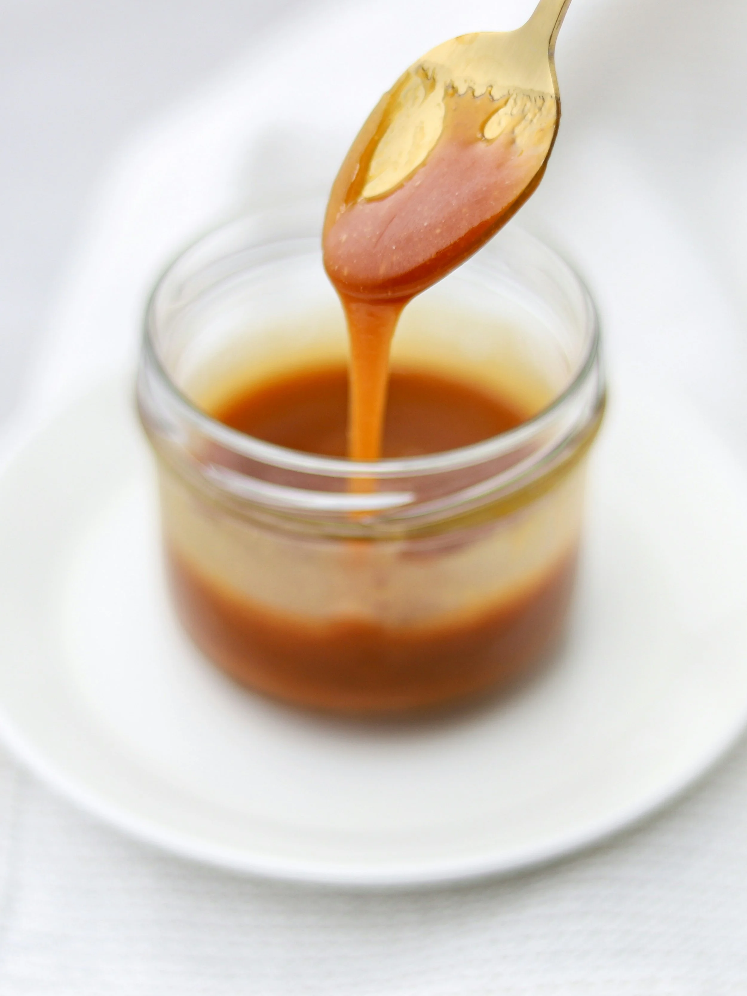 Vinegar Keeps Caramel Shiny and Smooth