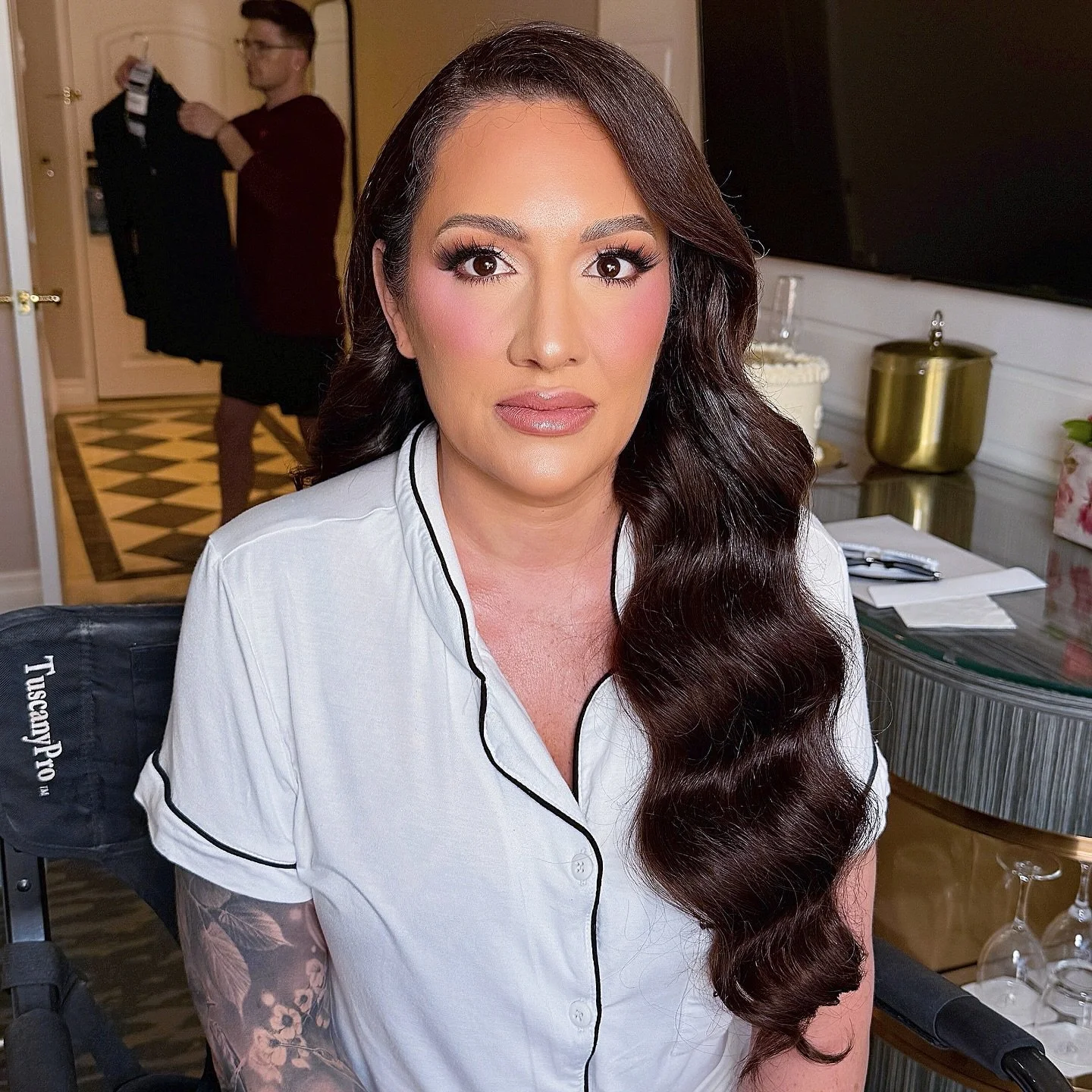 I&rsquo;m obsessing so hard over JoAnna&rsquo;s look😍 thank you for allowing me to be part of your big day my lovely 🫶🏽

#bride #vegasmua #extensions #bellamihairextensions #hollywoodwaves #lasvegasmakeupartist