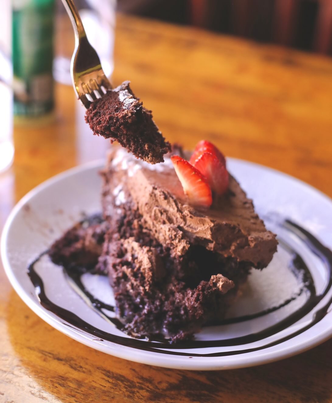 Start your weekend off on a sweet note with Tavos! 🍫 

Indulge in our fan-favorite Chocolate Tres Leches Cake &ndash; an ooey-gooey delight that&rsquo;s sure to satisfy your cravings. Save room for dessert and treat yourself to something decadent! ?