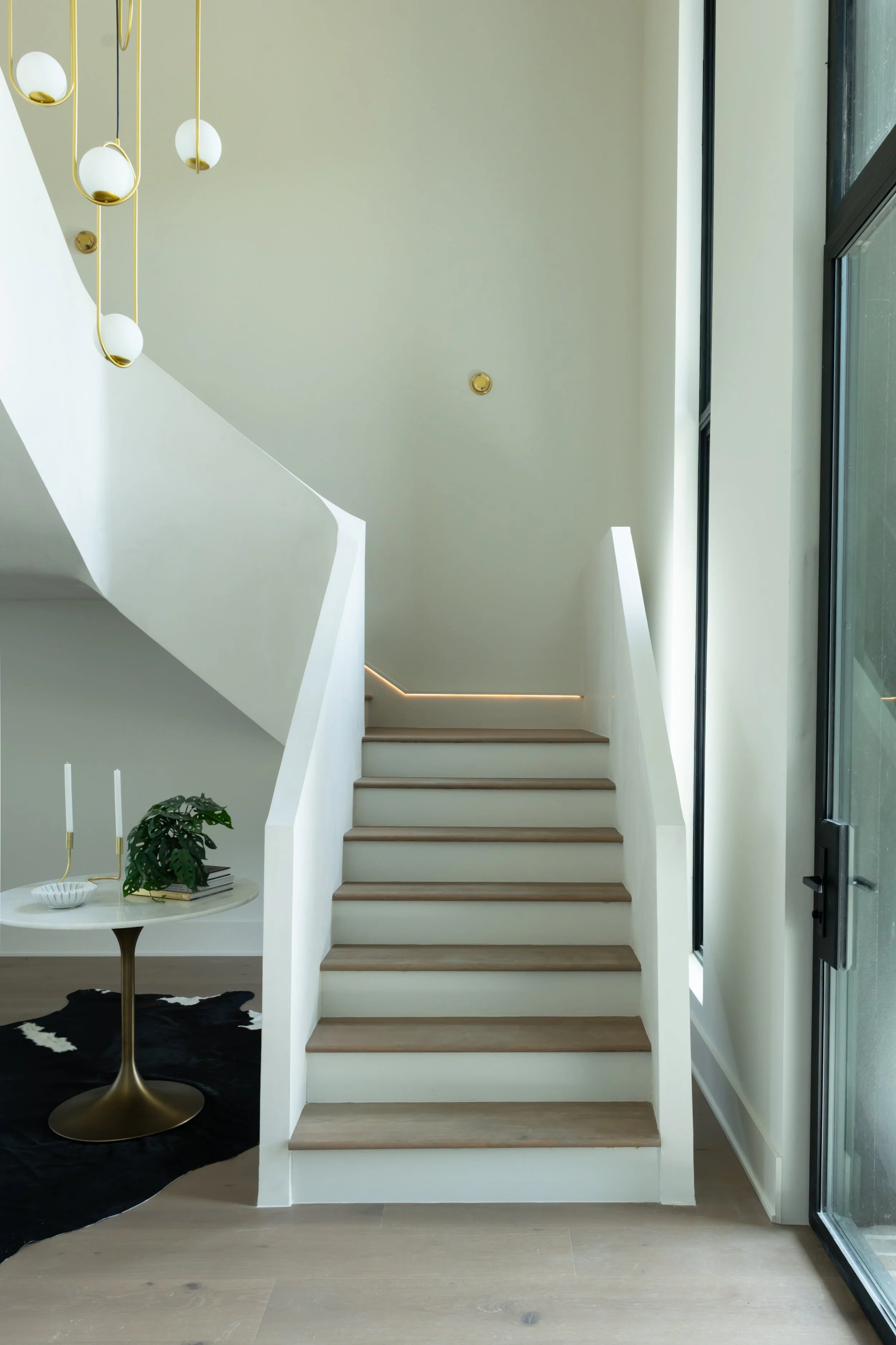 dantin-builders-signature-home-denham-springs-la-open-staircase-living-room-02.jpg