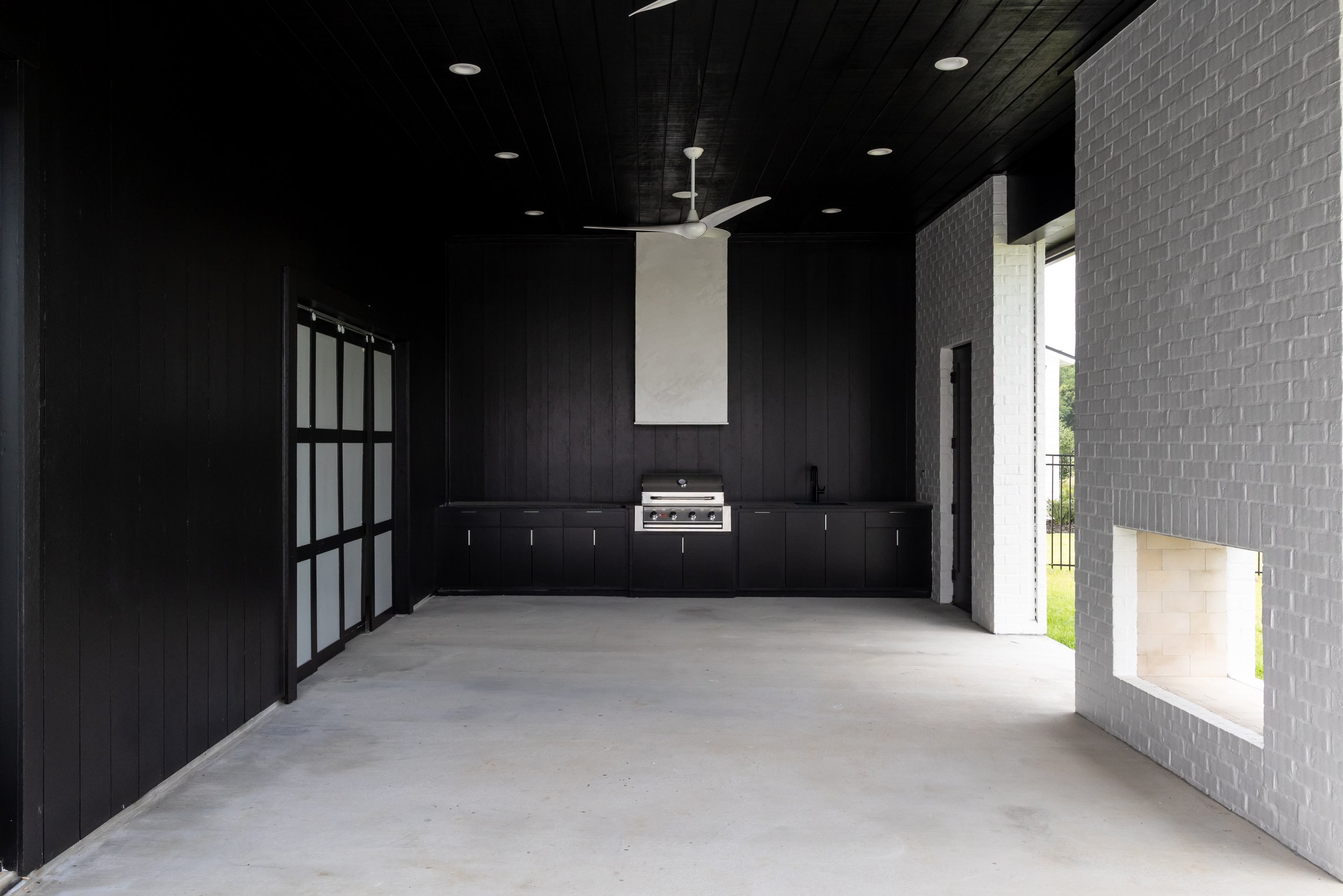 dantin-builders-signature-home-denham-springs-la-outdoor-kitchen.jpg