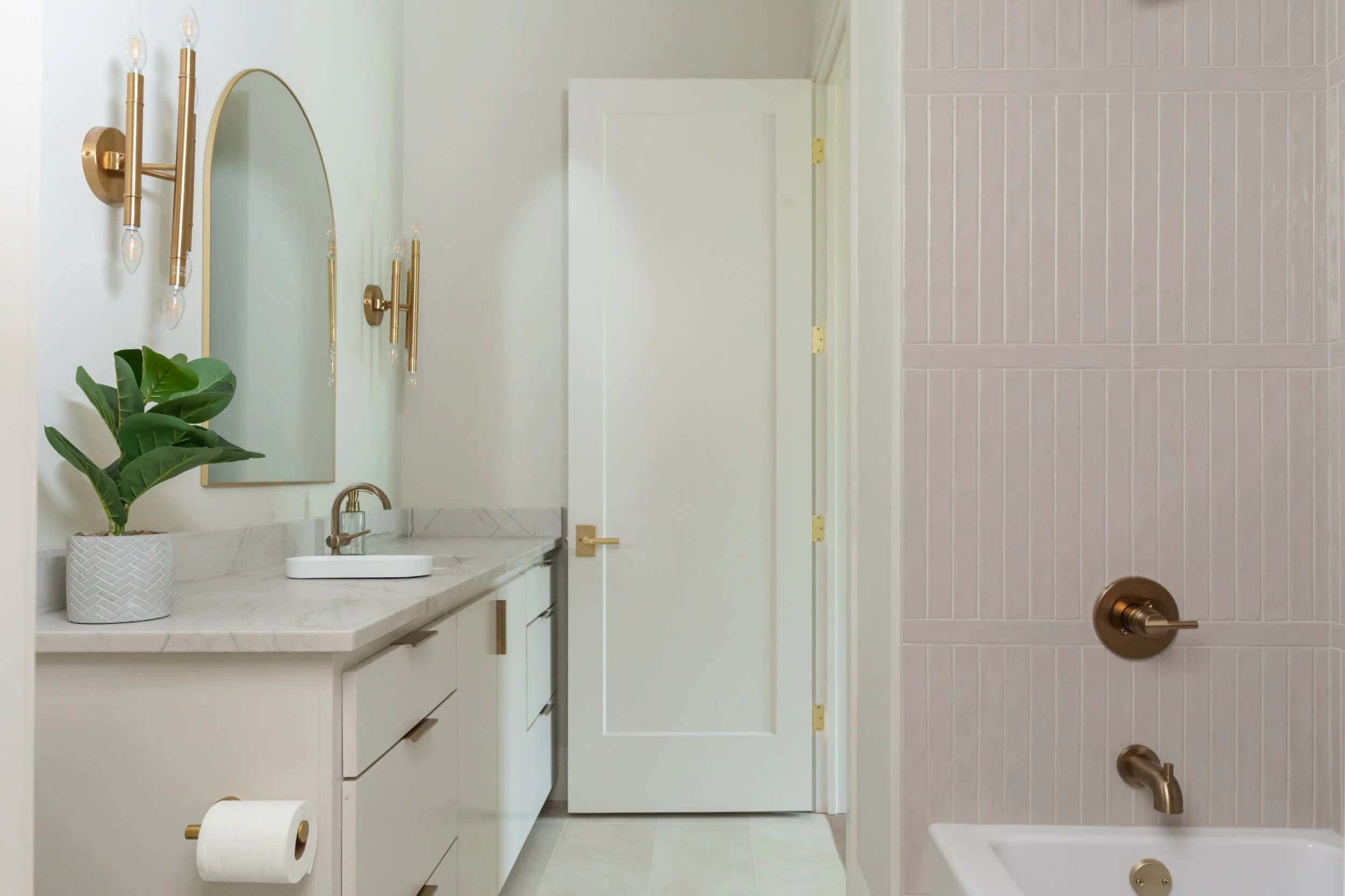 dantin-builders-signature-home-denham-springs-la-guest-bedroom.jpg