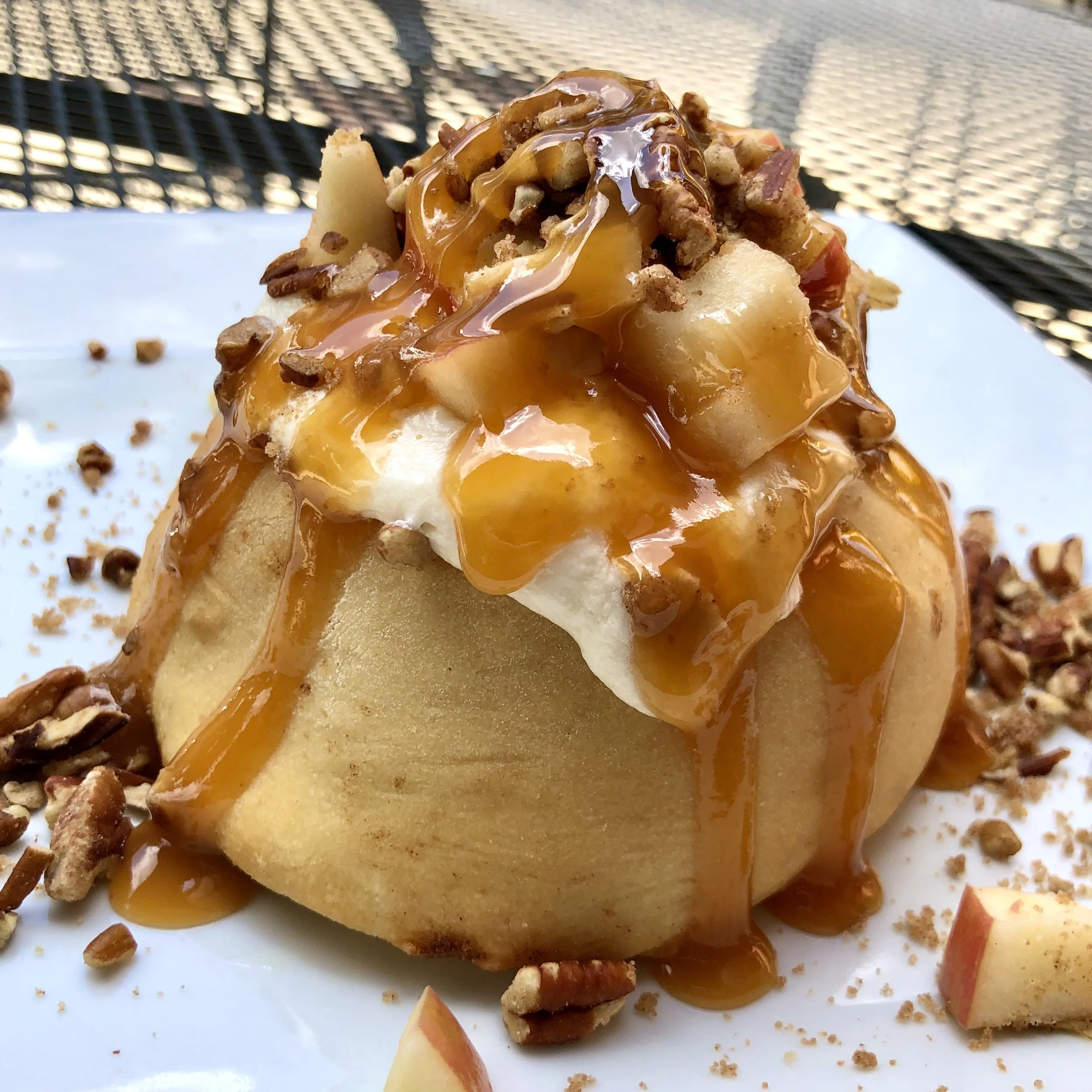 Cinnaholic Caramel Apple Pie