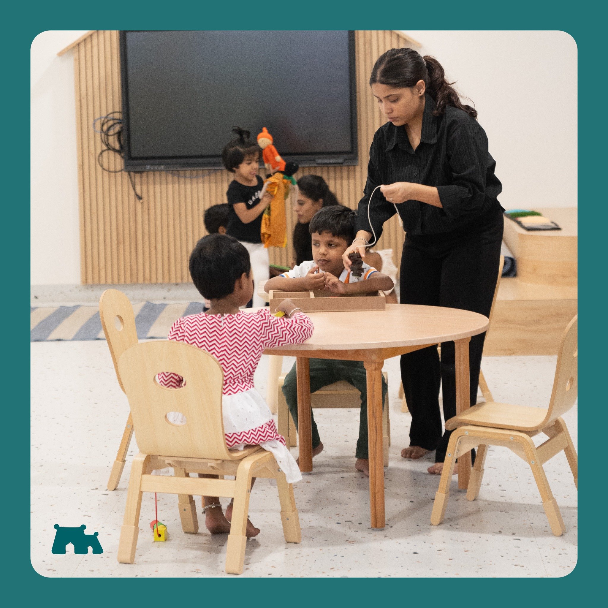 Hands-on Learning! 🤲🖍️ It&rsquo;s not just about making things; it&rsquo;s about building fine motor skills and sparking imagination in every snip and stick!

#lifeatcasa #ssvmkidscasa #childcentriceducation
#kindergarten #preklife #earlyyearseduca