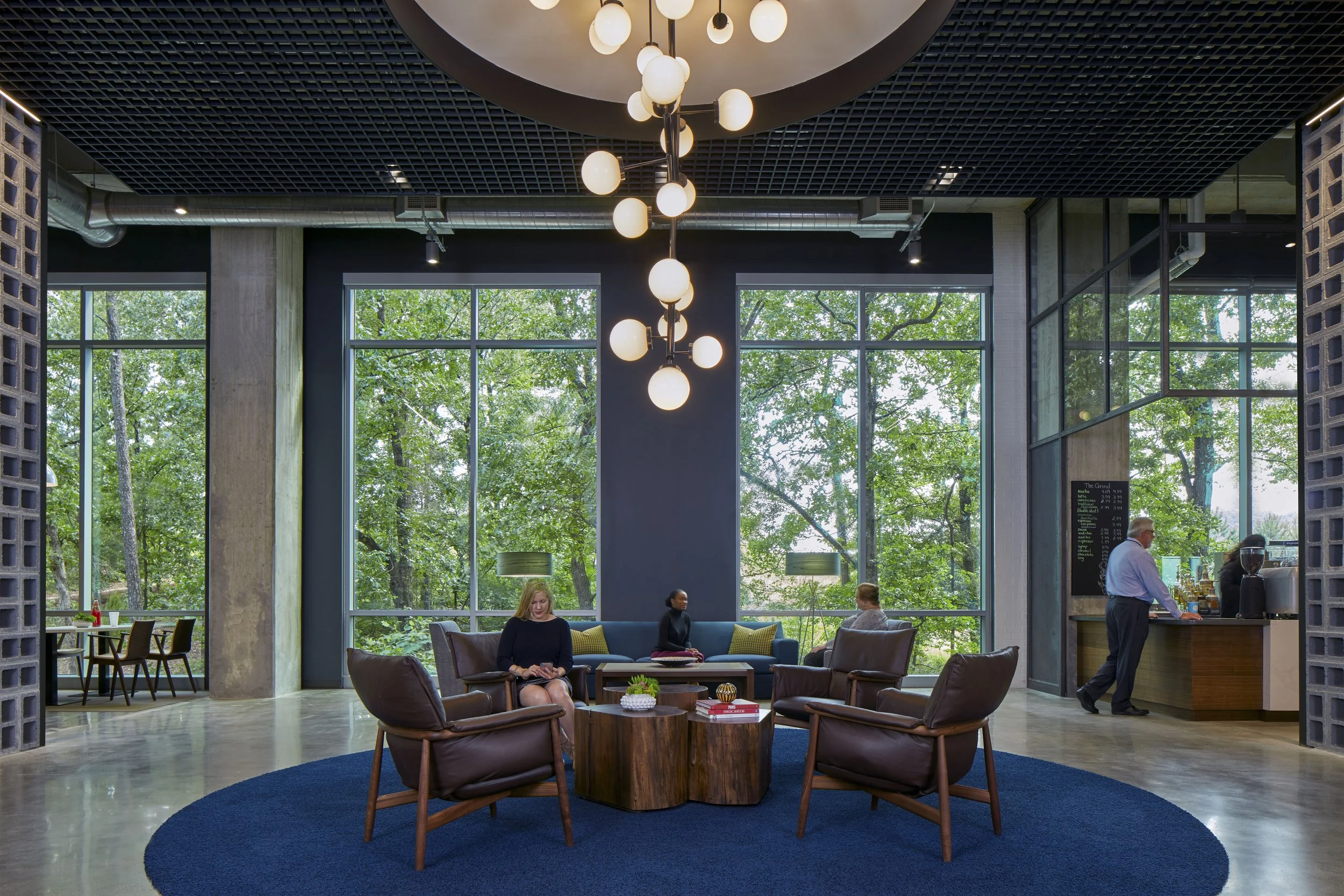 CAFE ENTRANCE FOCAL SEATING