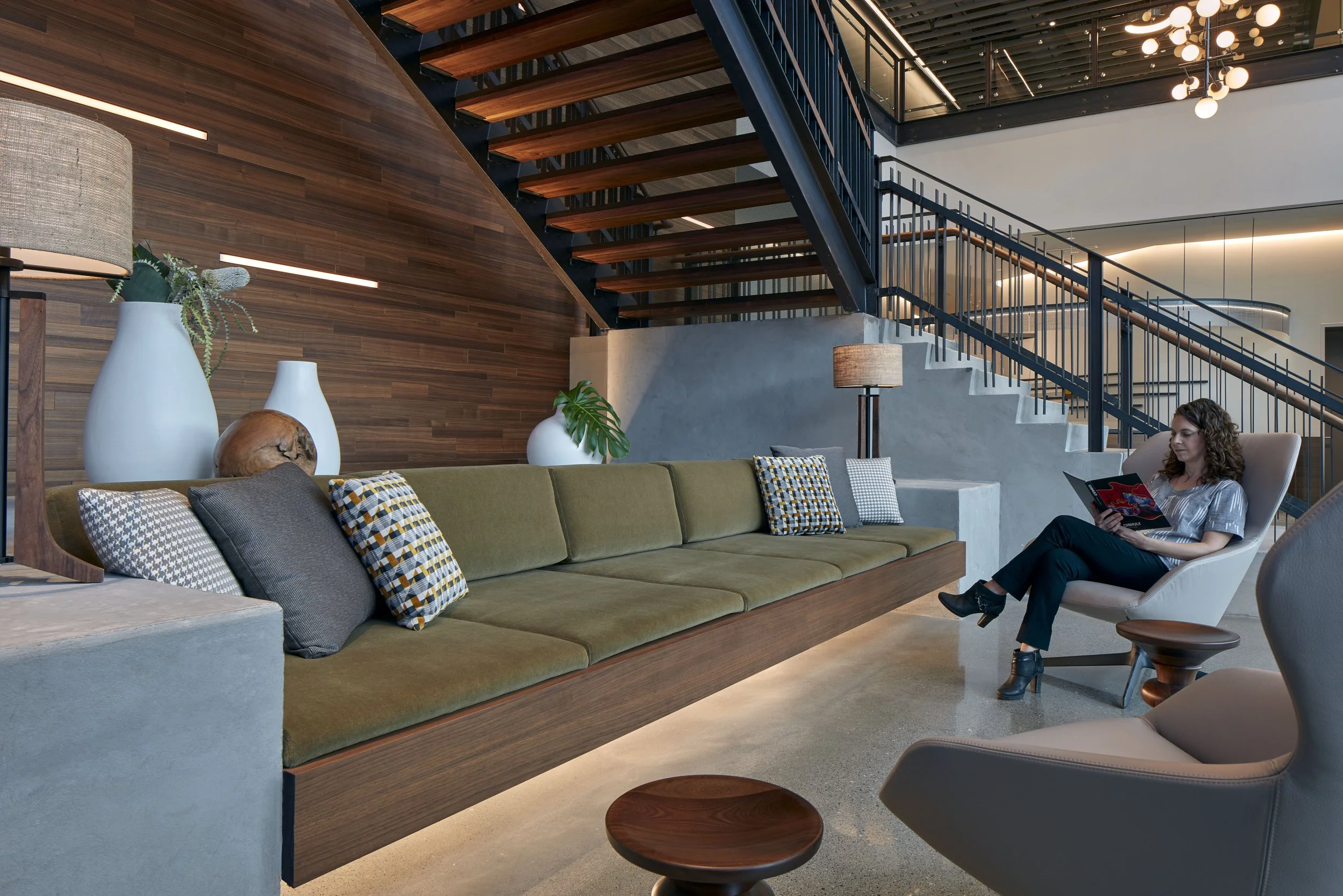 BUILDING LOBBY SEATING