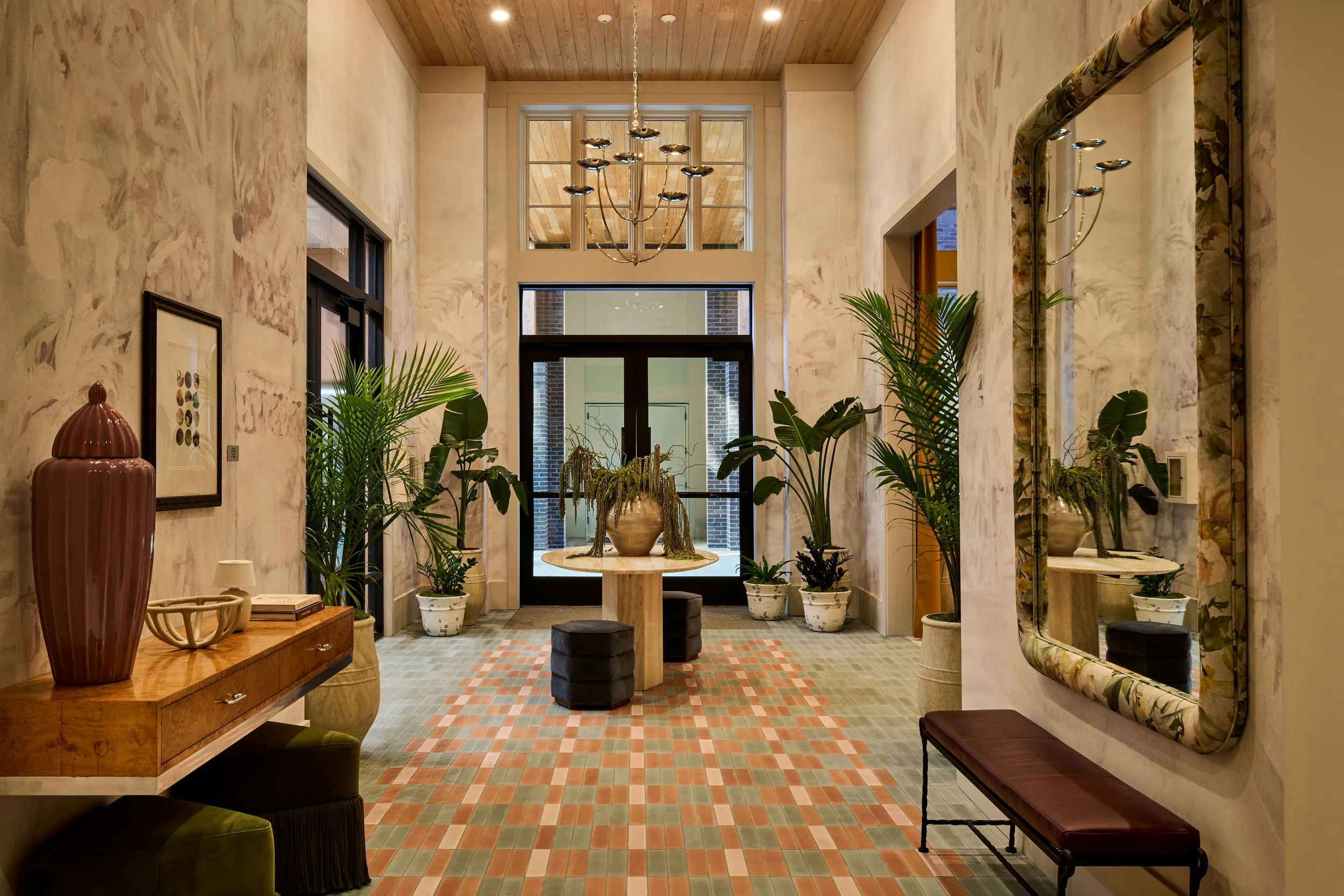 AMB_AnnSavannah_SAVDR_Lobby2.jpg