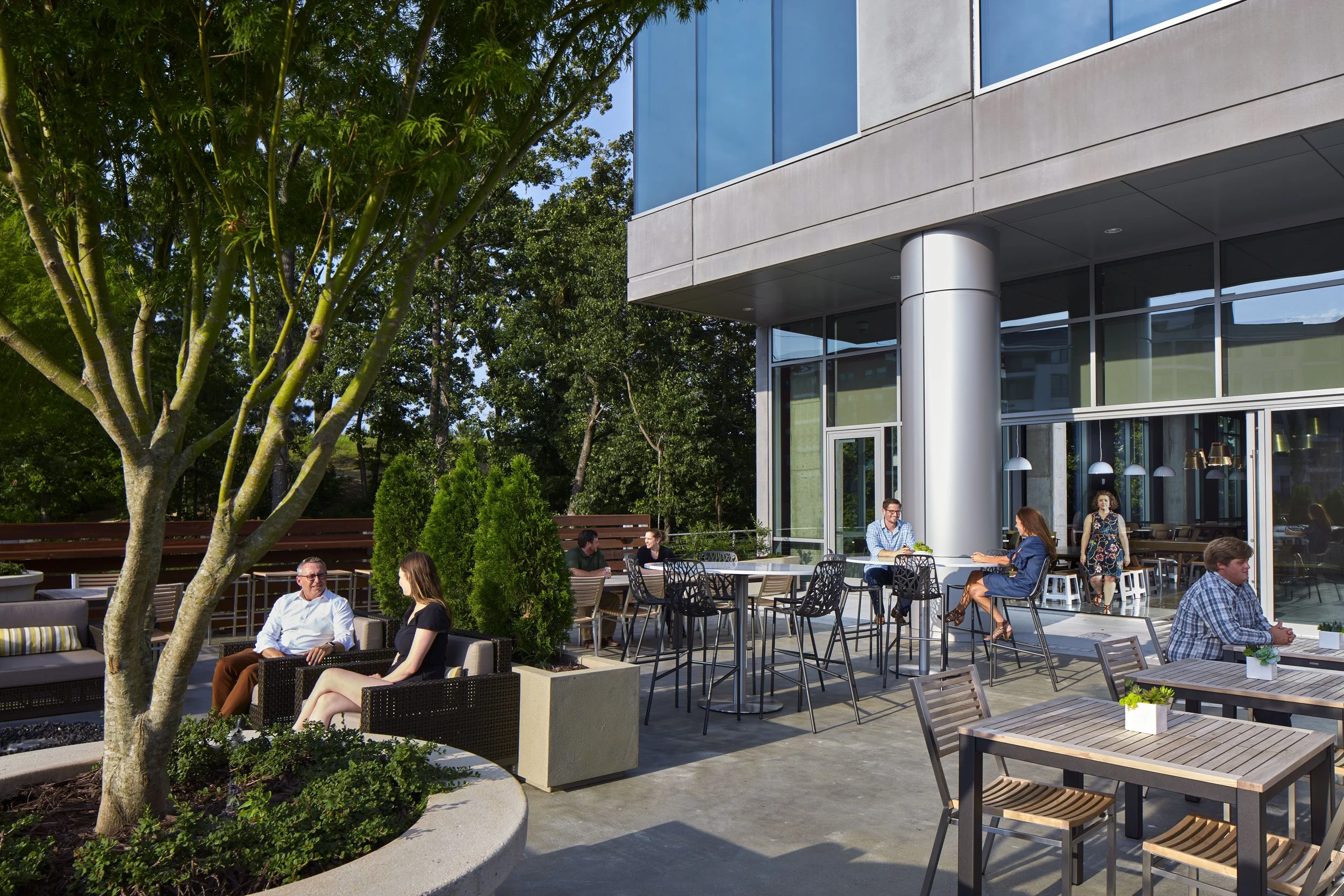 EXTERIOR SEATING