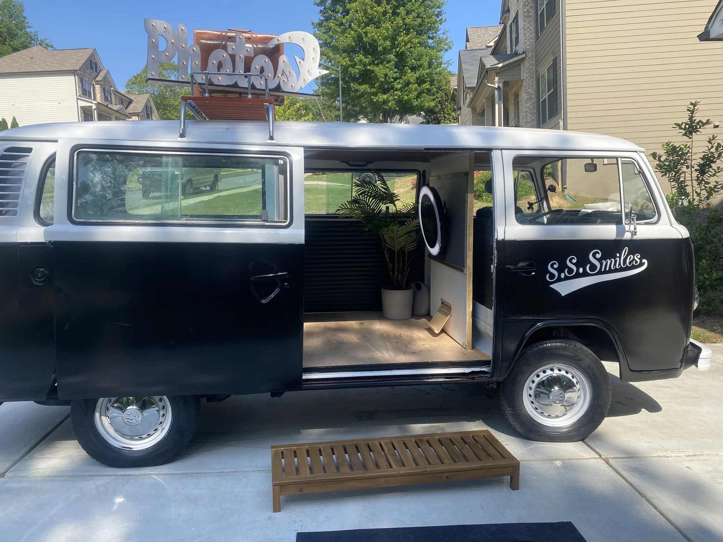 Invite Welly to your next event!