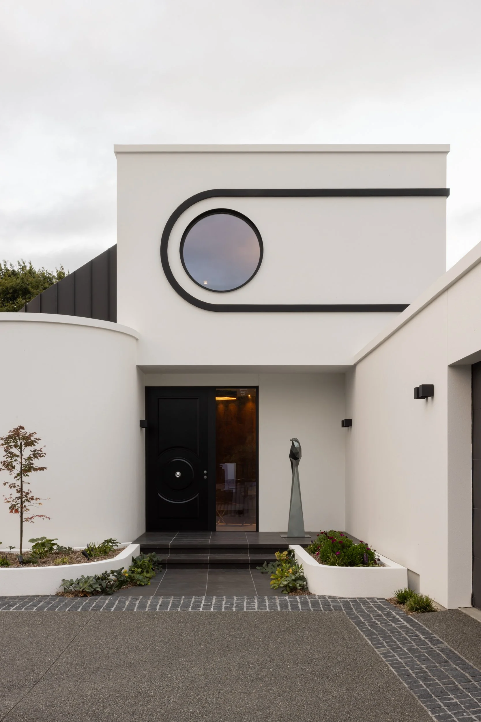 Outline_Spaces_HB_Residence_Web_Img.2.jpg
