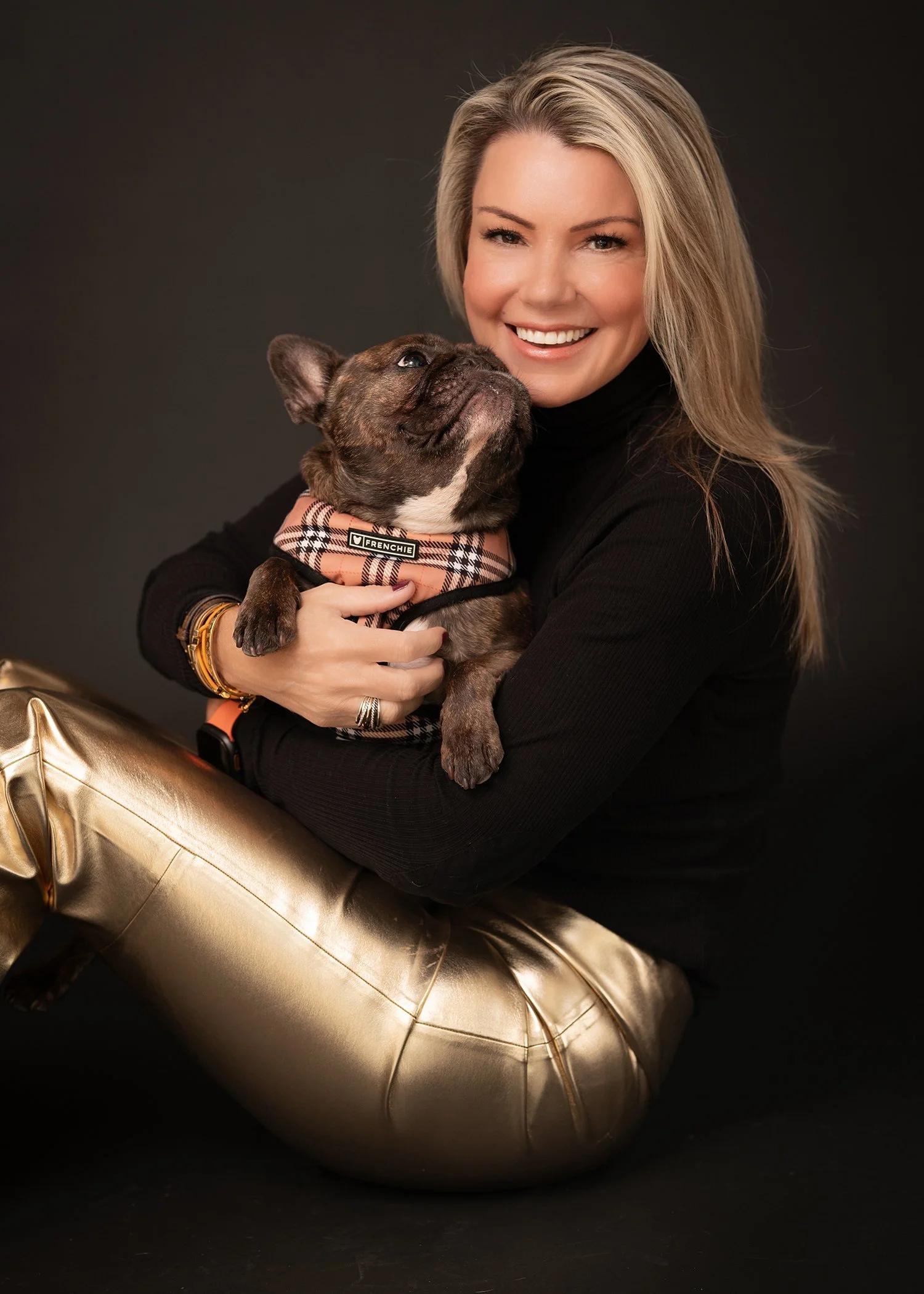 Professional headshot for media professional, facebook, LinkedIn, Instagram and corporate website