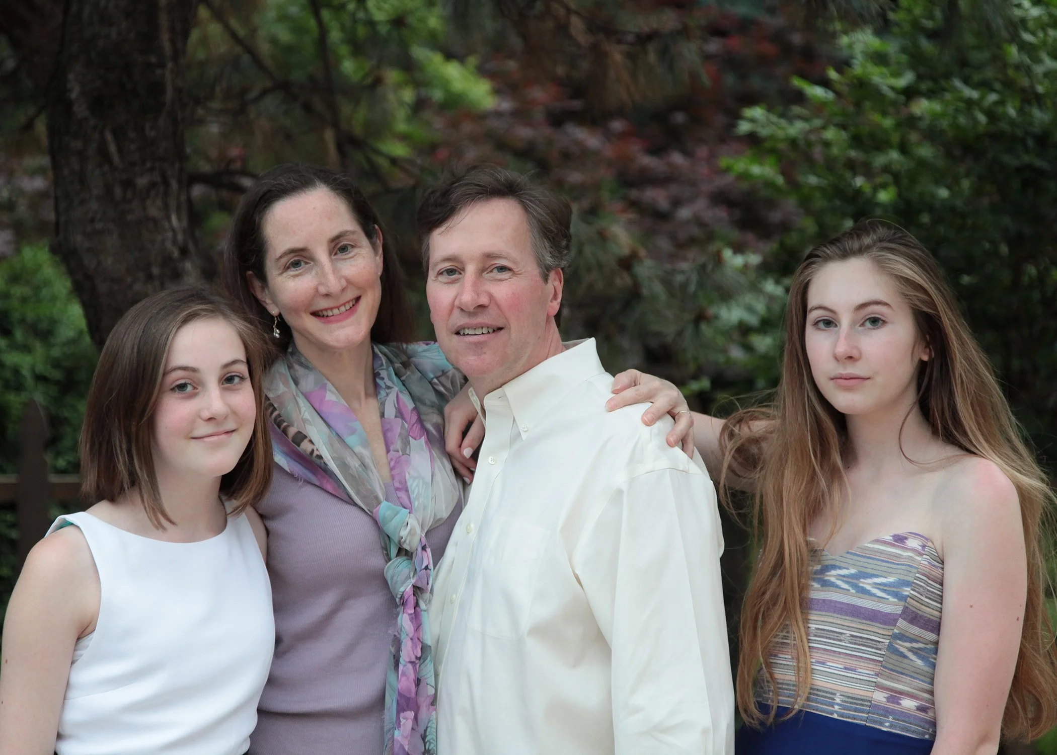 outdoor family portrait Wicker Park Chicago, IL.JPG