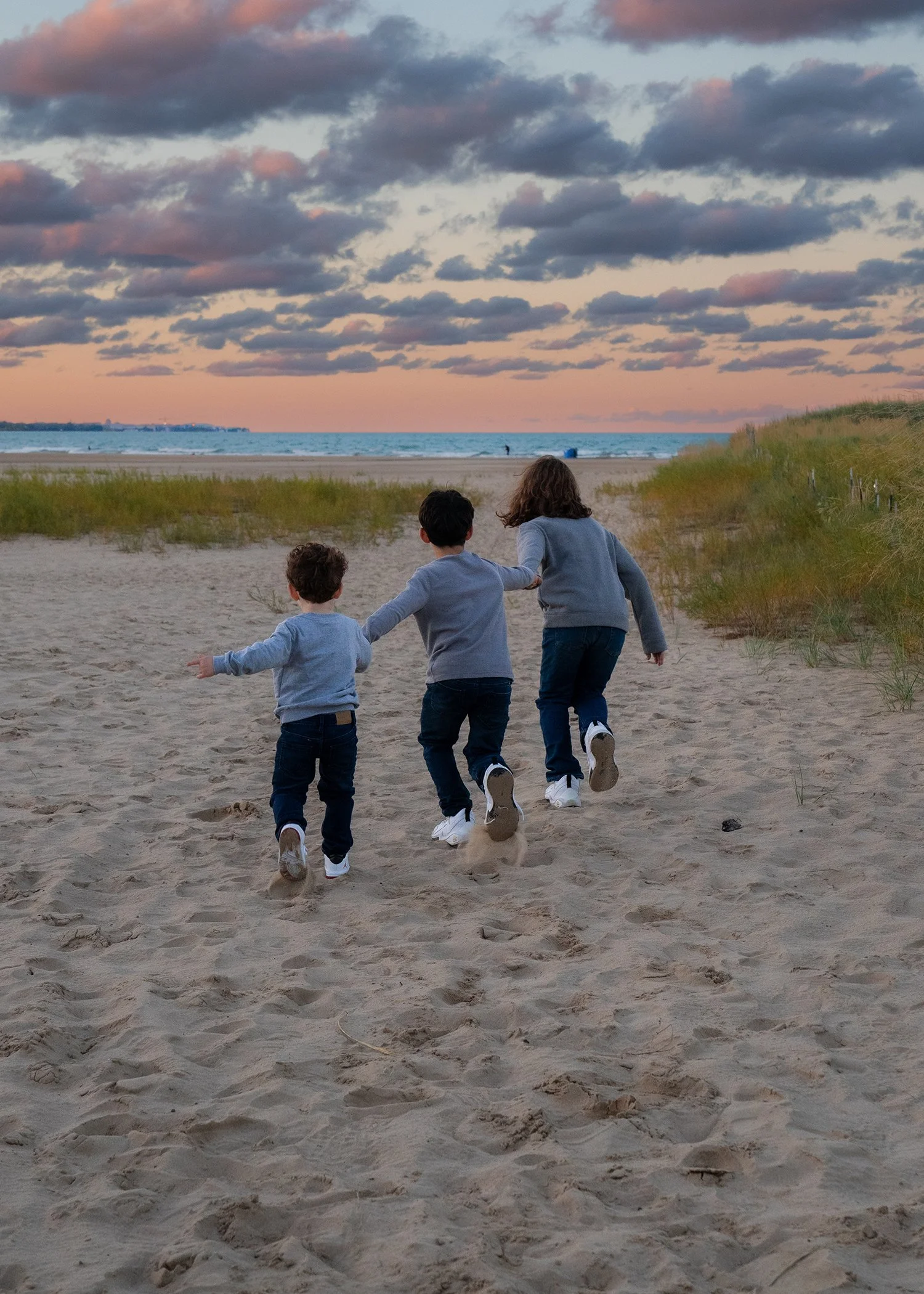 lifestyle family peootrait 3 boys on beach.JPG