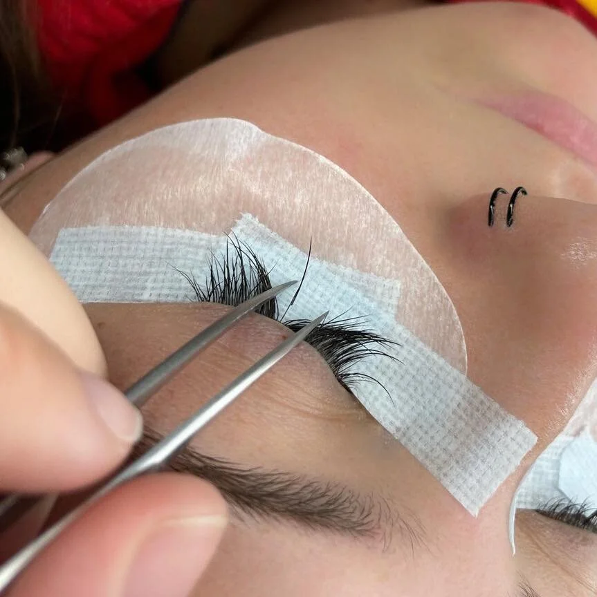 Lash extensions are SAFE when applied CORRECTLY! Isolation is KEY! 
Isolation is crucial during the application of lash extensions as it ensures that each individual natural lash is separated and isolated from the others. This technique allows the la