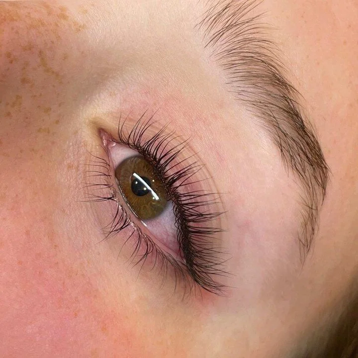 Lash Lift & Tint
Lash lifting gives the lashes a more dramatic curl and can make them appear longer and fuller. Lash tinting is used to darken the lashes. Skip the mascara and go for a lash lift and tint!