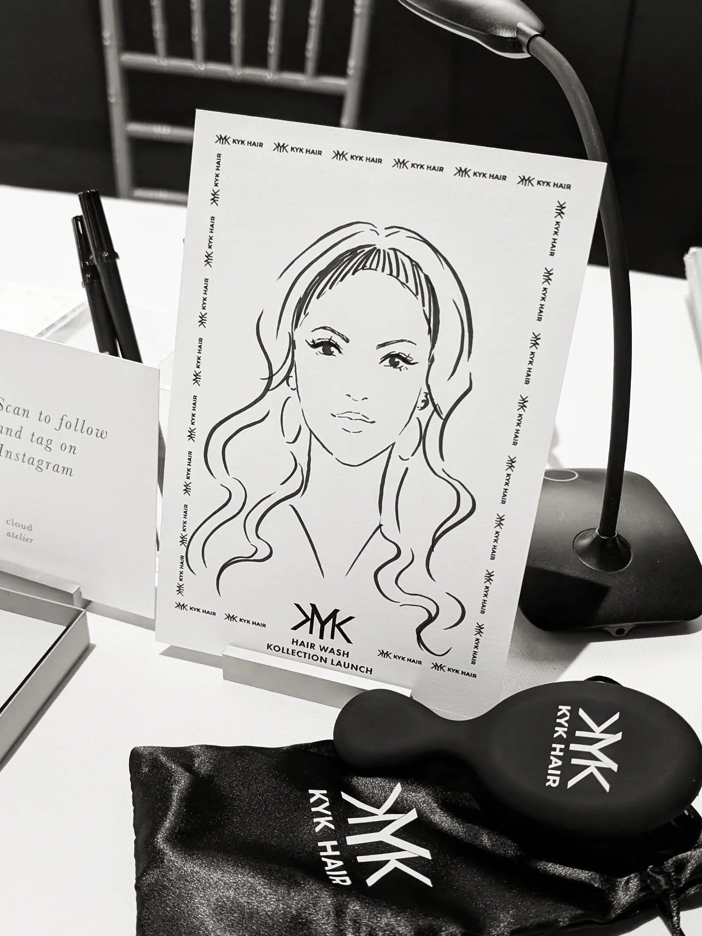 Bold portraits for @kykhaircare to celebrate their relaunch! So fun to be part of such an epic party - planned and styled by @apeachyaffairevents

📷 2 &amp; 3: @luis.creations