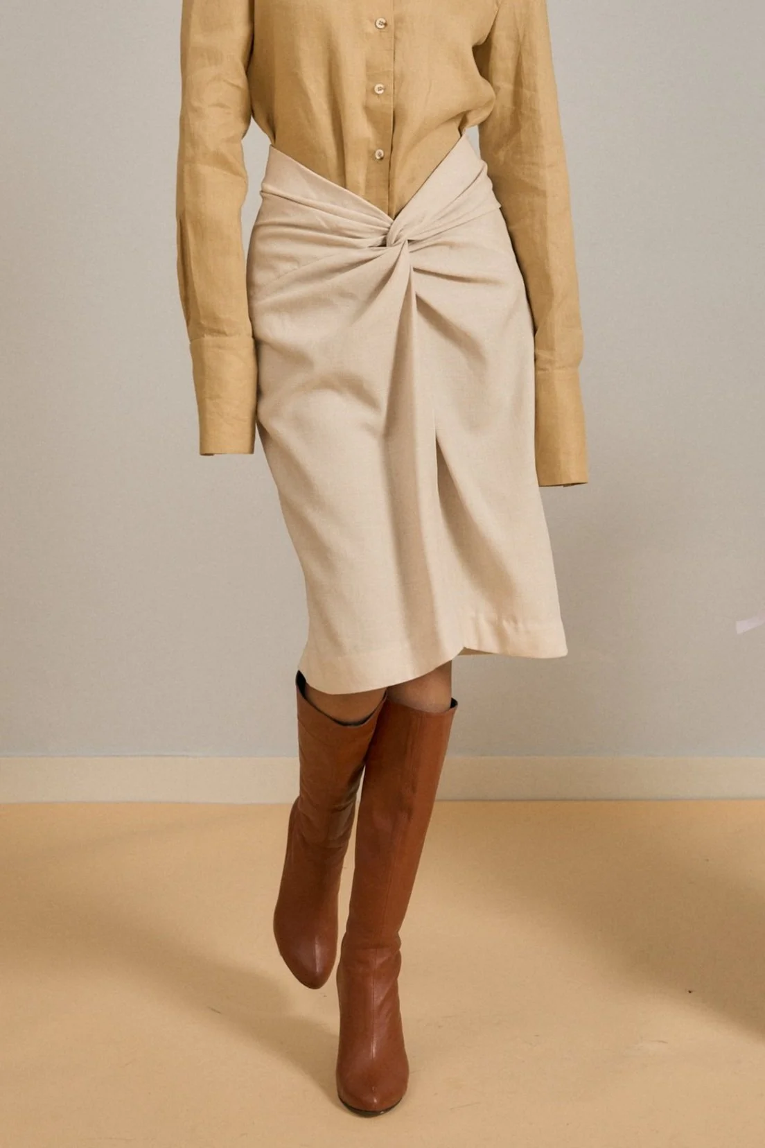 'Twista' Midi Pencil Skirt in Fluid Linen