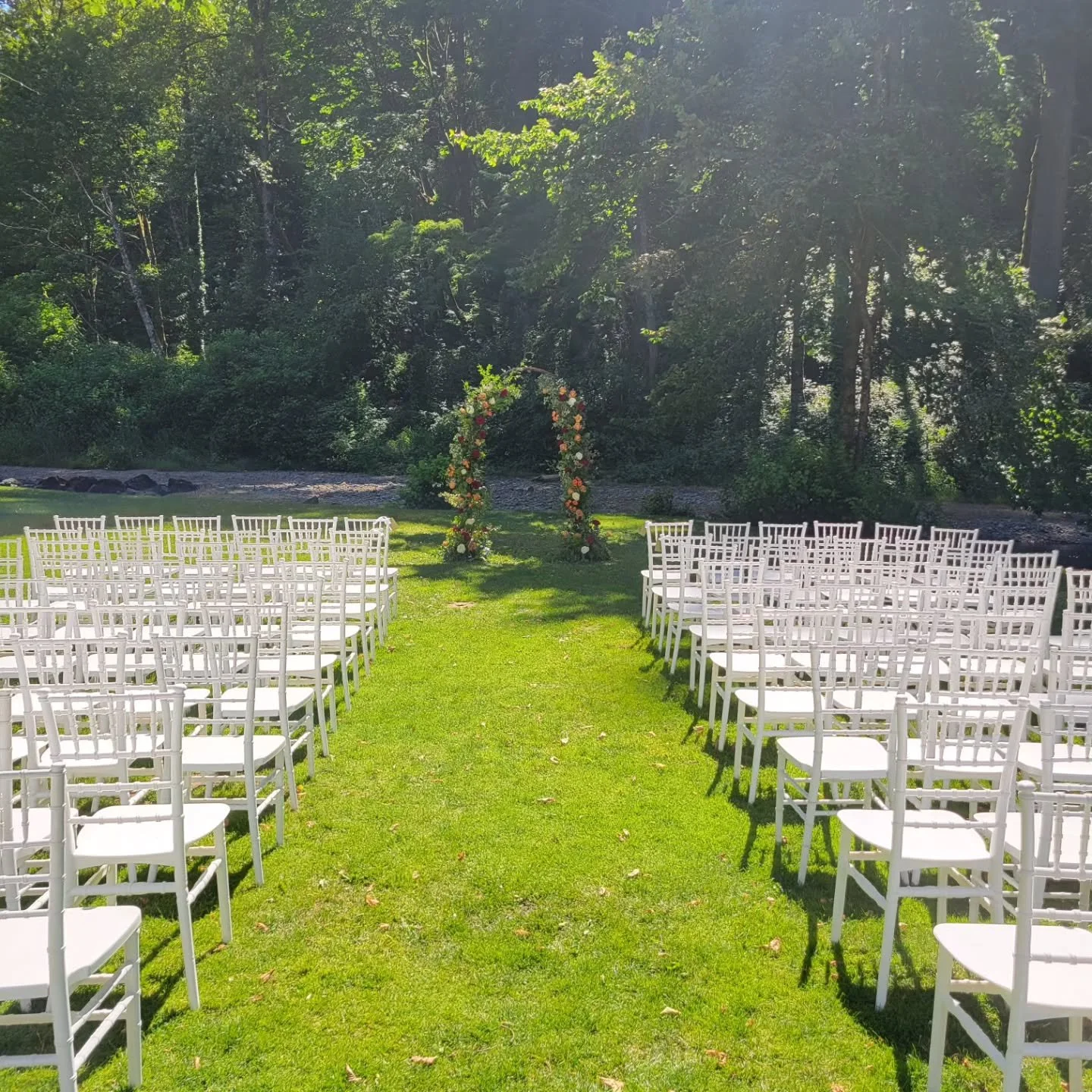 Another epic wedding in the books. We love it when everything comes together 💍🤵‍♂️👰‍♀💒
Venue: @foxhollow_events
Coordinator: @marzanoevents 
Photo: @veronicanicoleman
DJ: @evergreeneventsdj
Band: @thehipocrats
Flowers: @poppyflowersco
De