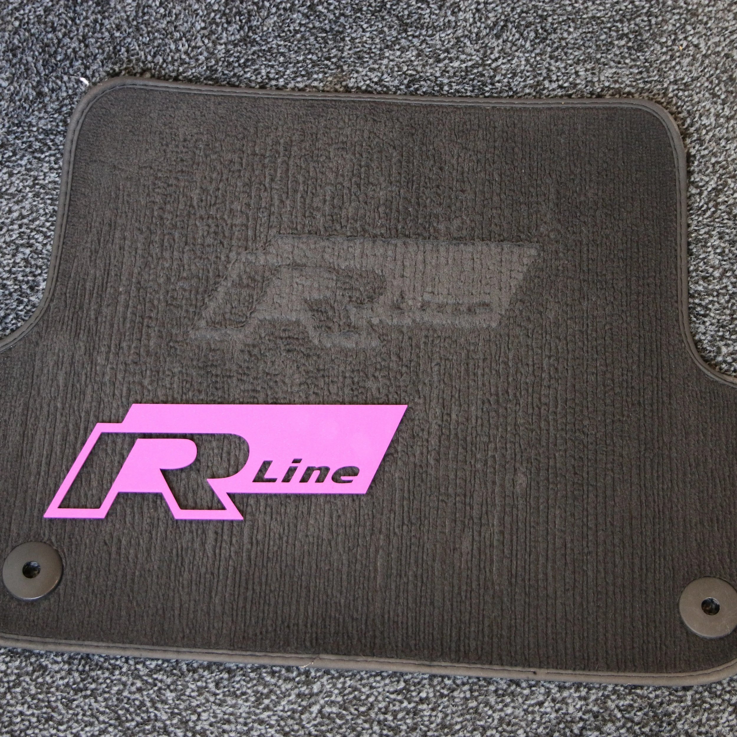 VW R LINE 1.jpeg