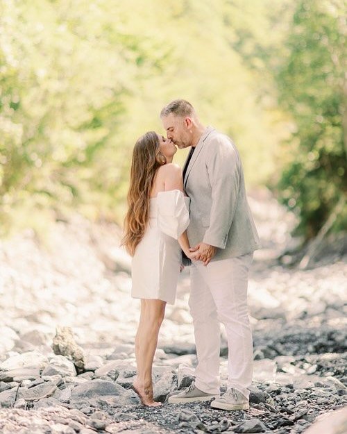 A European adventure 
K&amp;M flew across the Atlantic from Canada to Switzerland. They had planned a roadtrip in the Alps: France, Italy and Switzerland. 
They took the gondola up to the Aiguille du midi in Chamonix, then visited the charming town o