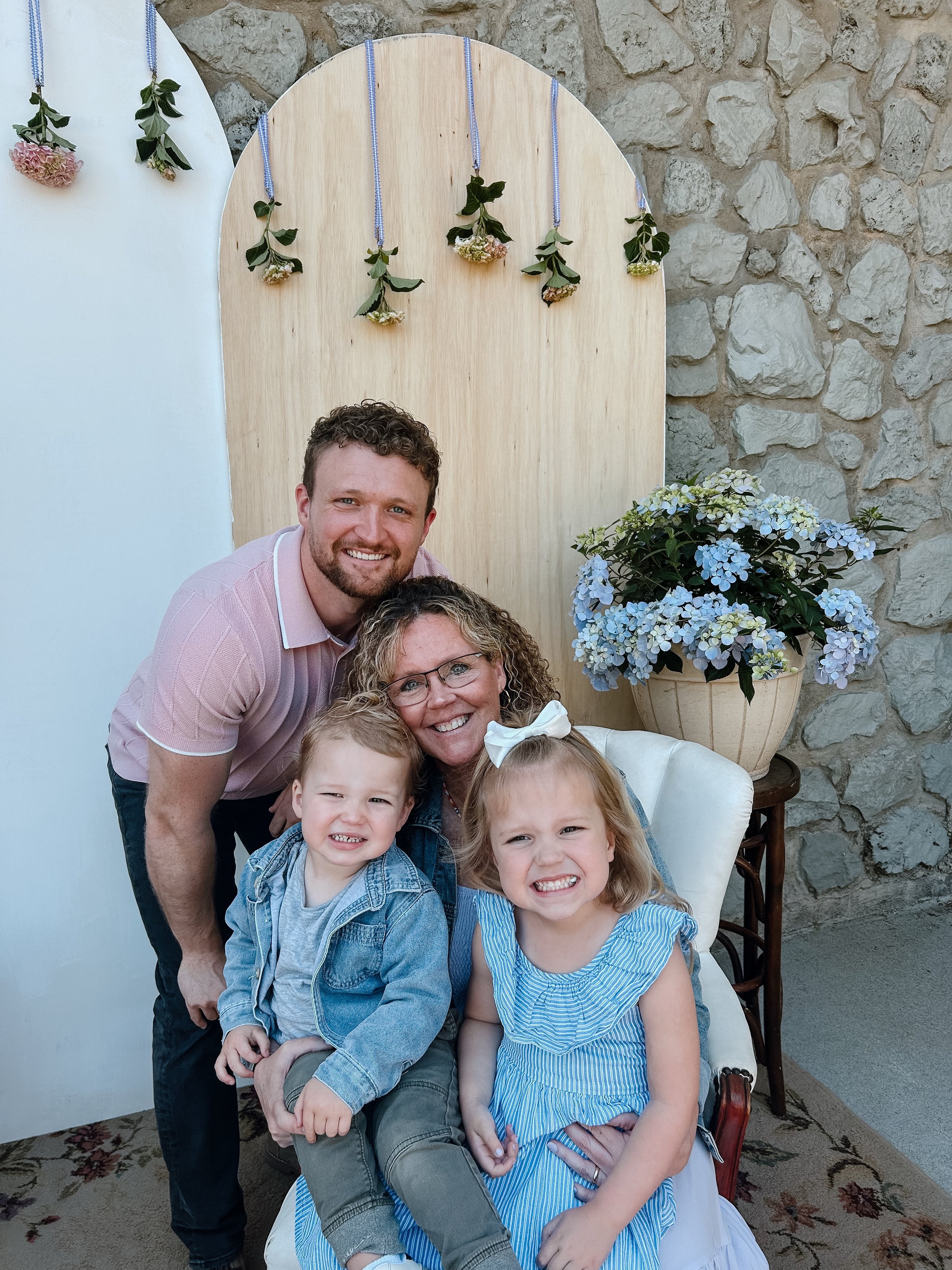 To the moms and motherly figures is all of our love, we love you! Happy Mother&rsquo;s Day!