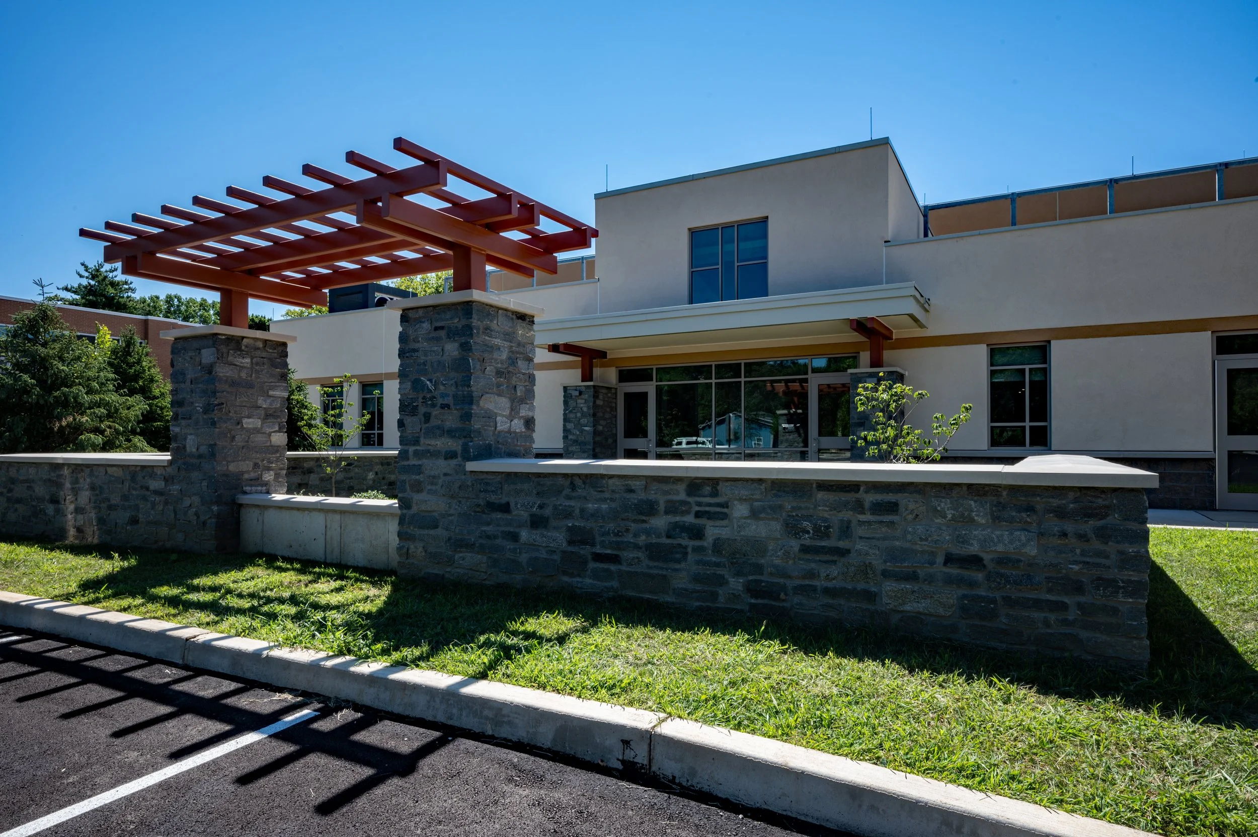 VillaMariaAHS-2478_3_Courtyard (2).jpg