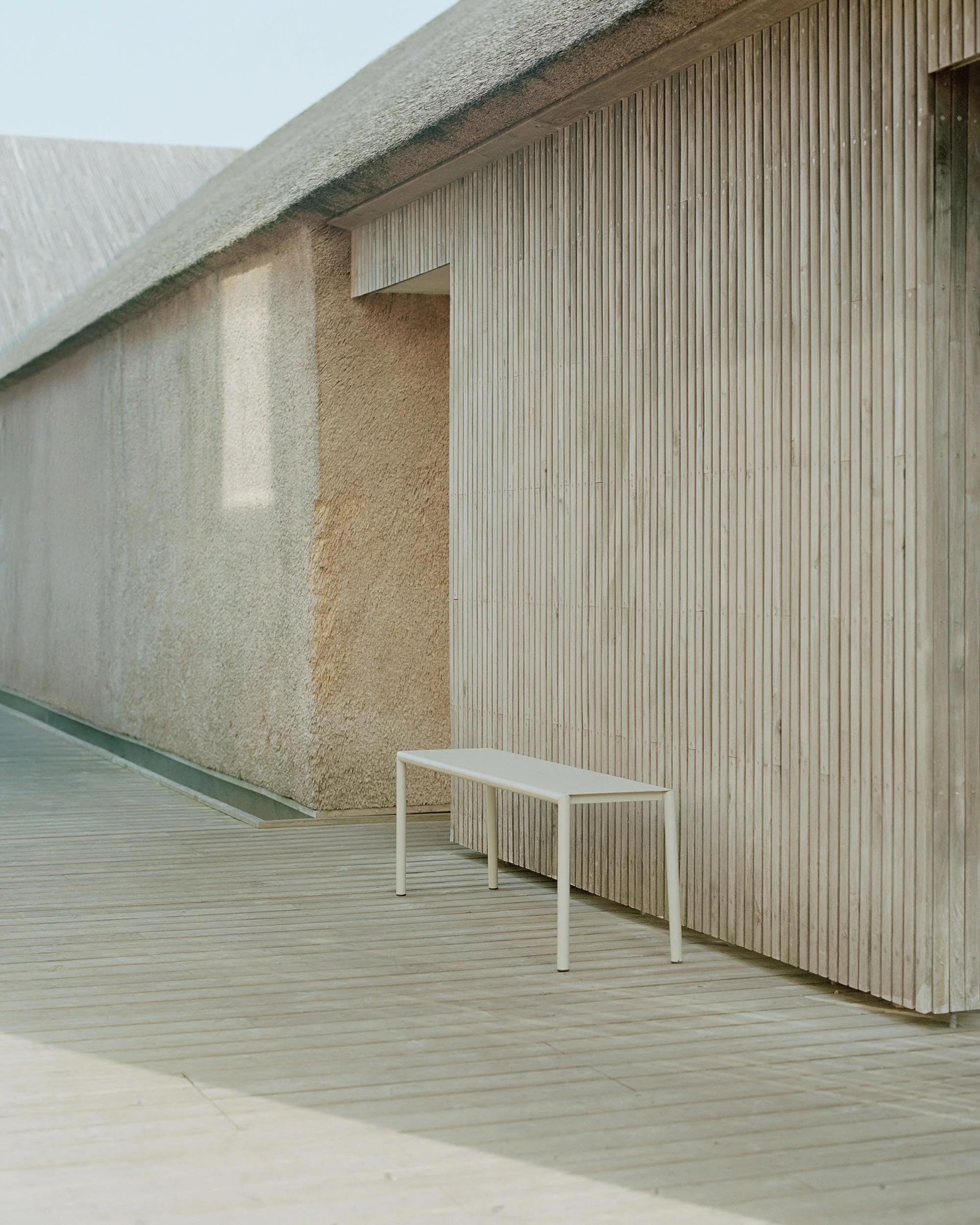 New-Works_Lifestyle_West-Coast_43211_May-Bench_Light-Grey_2.jpeg