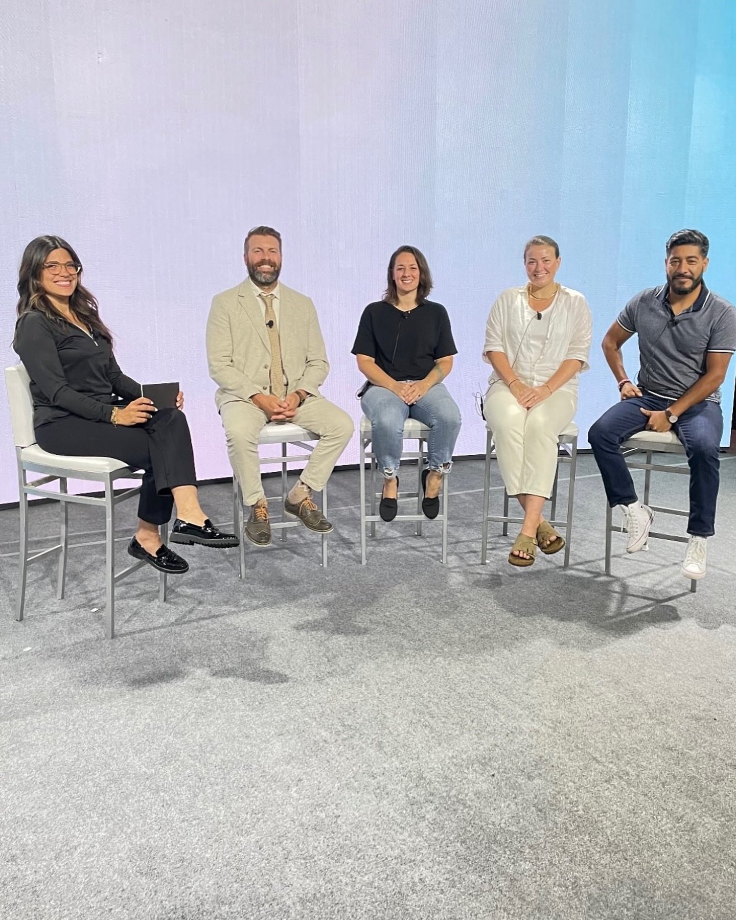 Today is the day! Click the link in our bio to sign up for Sherwin-Williams&rsquo; first ever Social Media Conference where the four of us are live panelists for a Q &amp; A as well as speakers for various topics that will help you grow your painting