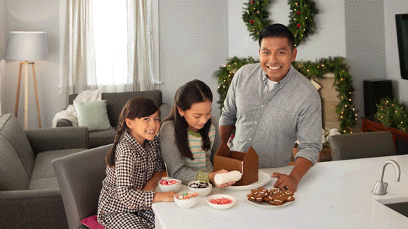 1697546_HOL21_Interstitial_Sparkle_Gingerbread_TMO_16x9_3.gif