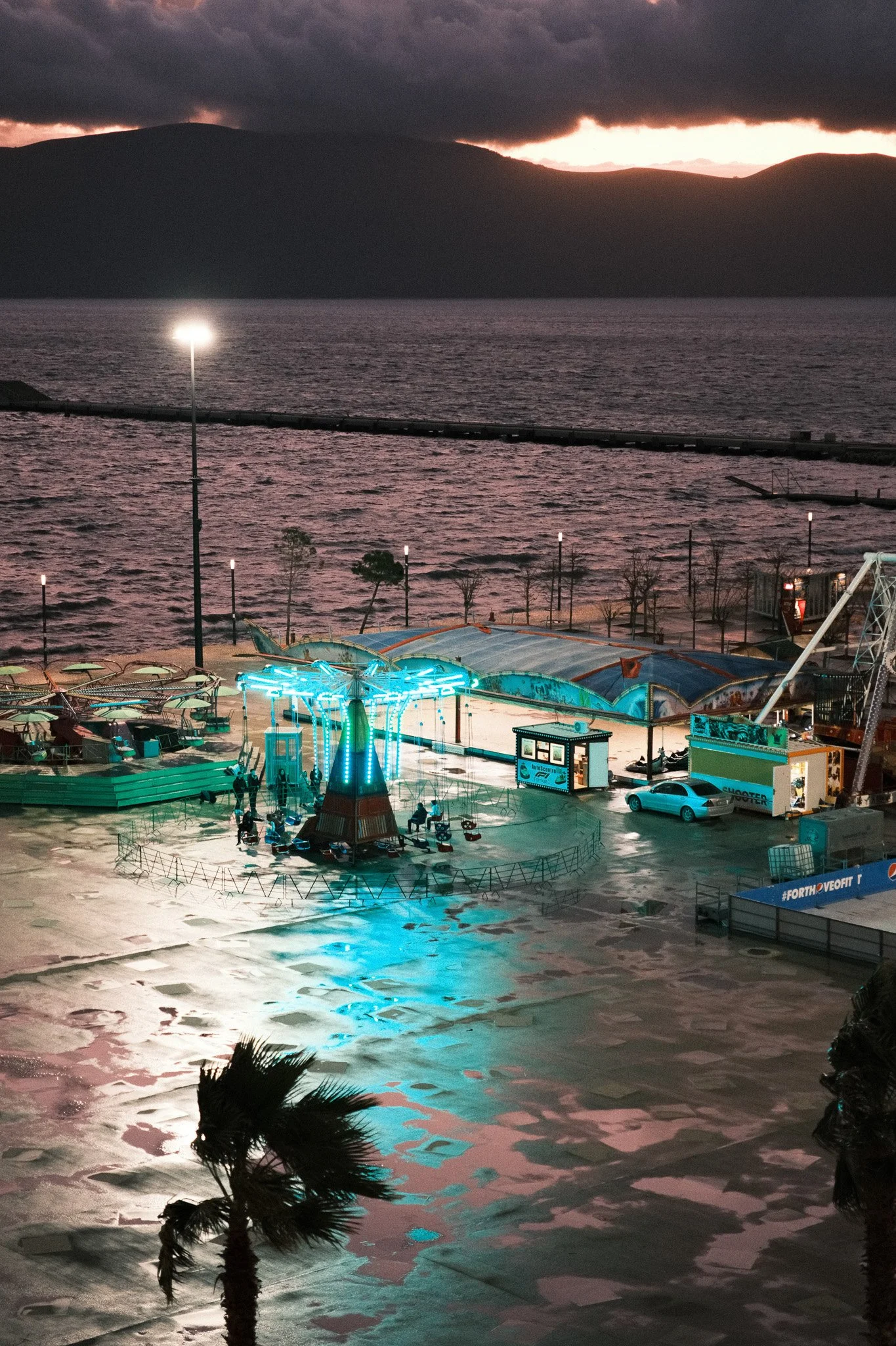 Blue light - Classic Gold Negative - Film Simulation