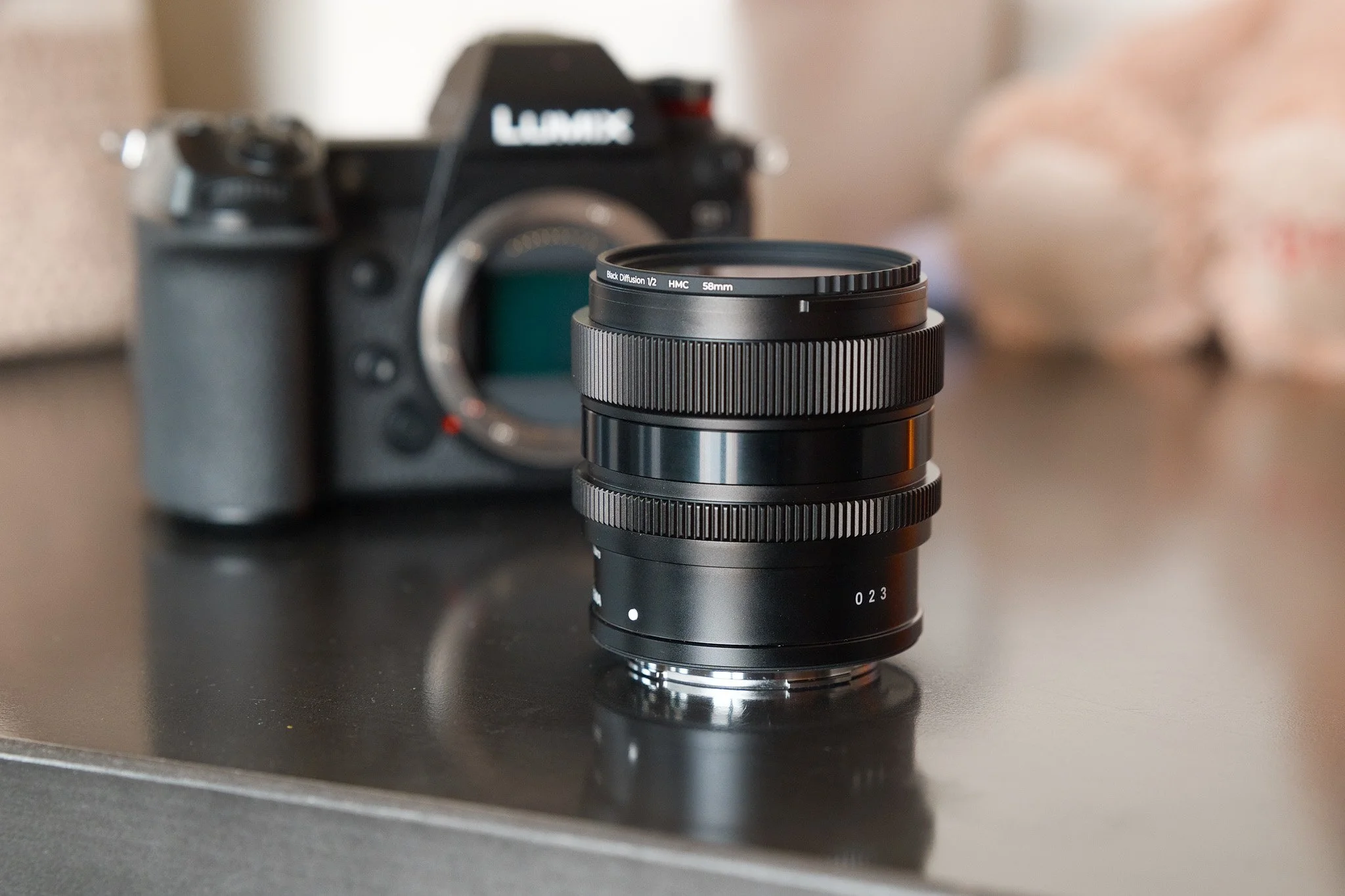 Sigma 50mm f2 DG DN Contemporary Back of the Lens