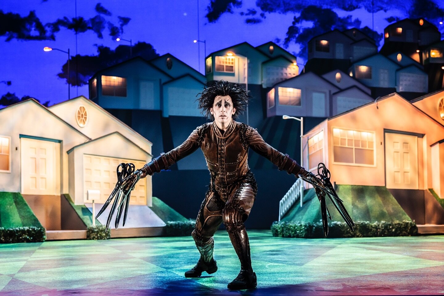Casting has been announced for &lsquo;Edward Scissorhands&rsquo;, which will be visiting @thecentre_yganolfan this spring as part of an 18-week UK tour. ✂️⭐️

Click The Link In Our Bio To Find Out More!⭐️

#cardiff #theatre #cymru #wales #walesmillen