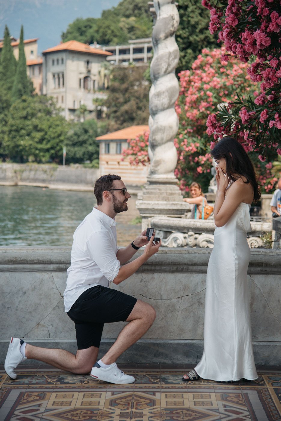 proposal photographer Villa Monastero Varenna