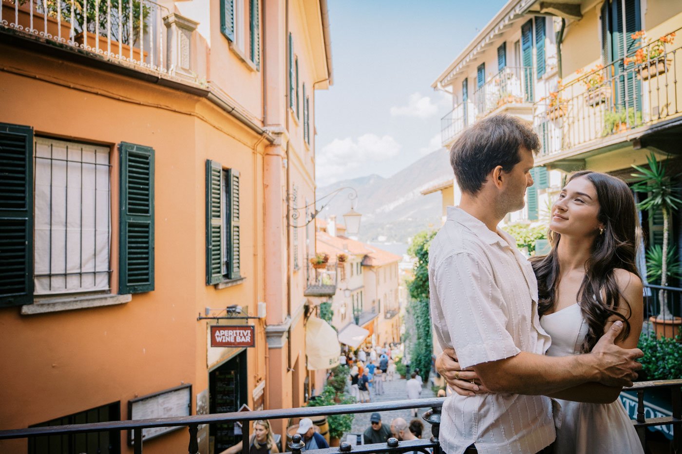 engagement photographer in Bellagio