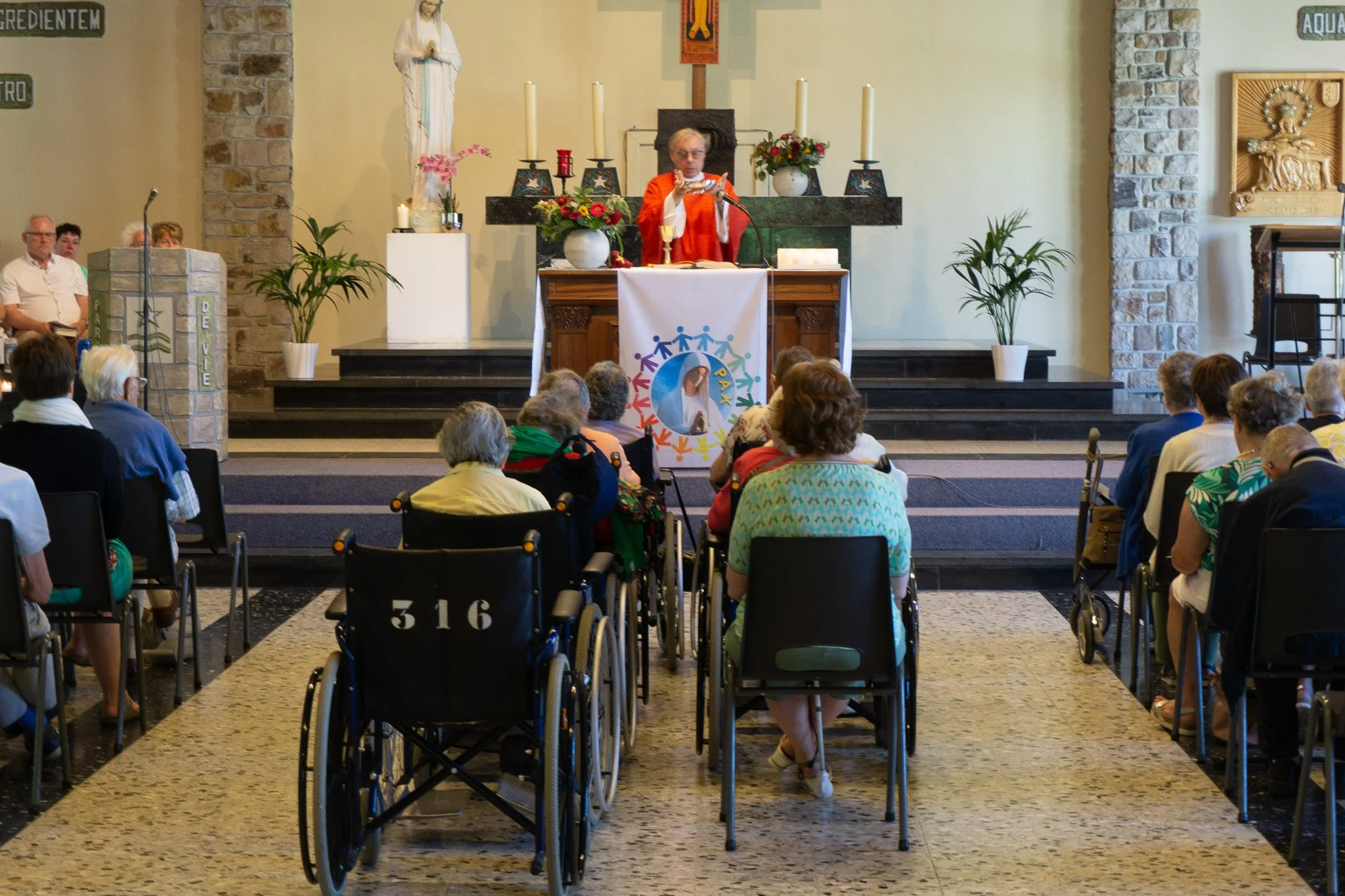 Misviering Franciscus 4.jpg