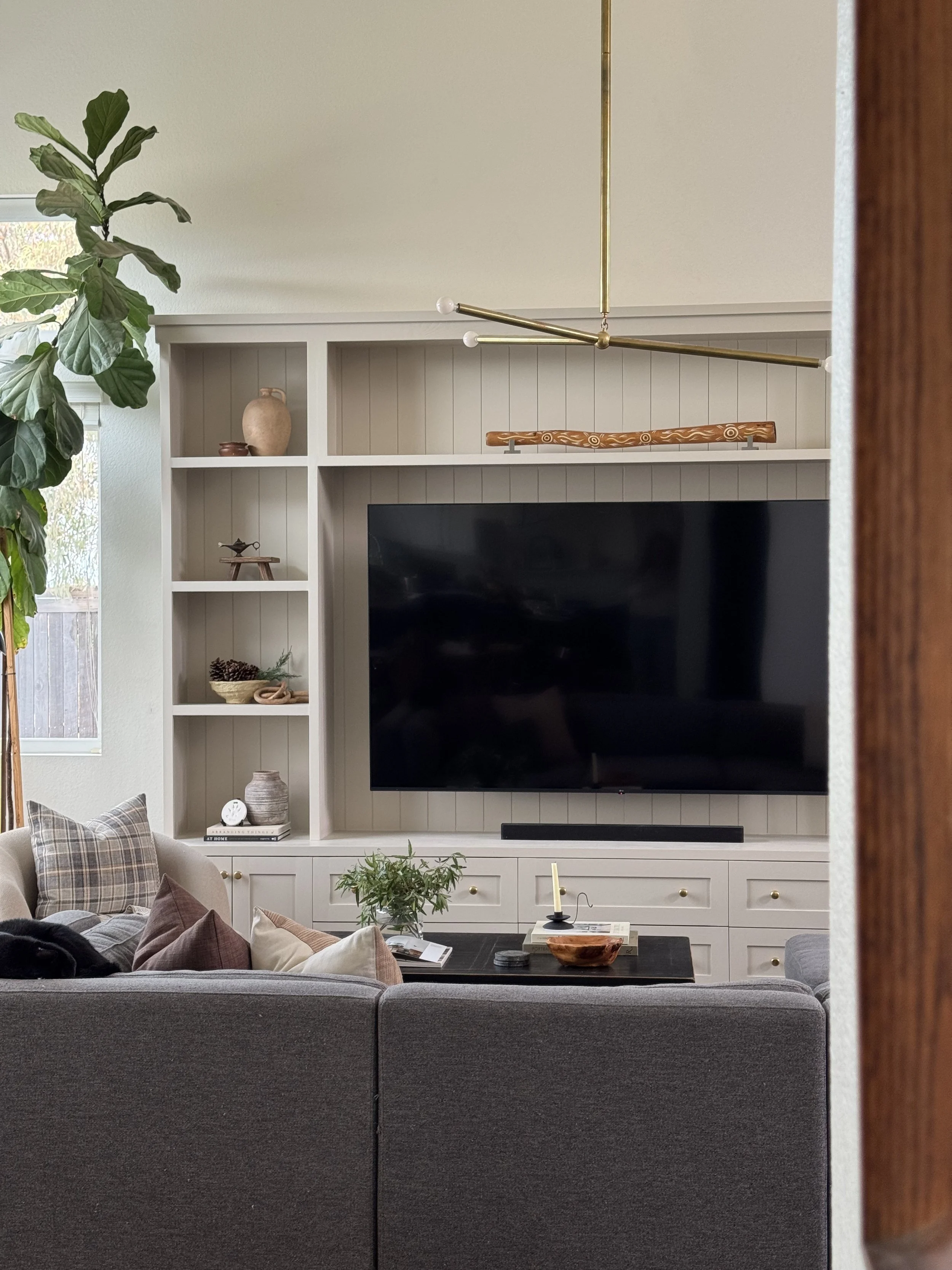 TV Center pic frame peek a boo viewjpeg.jpeg