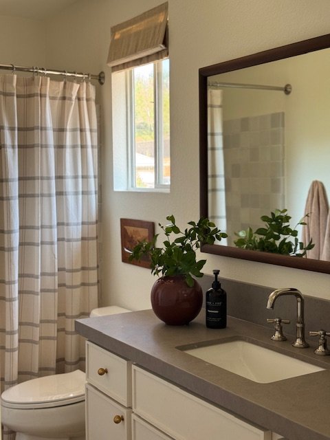 jack and jill bath 3.jpeg