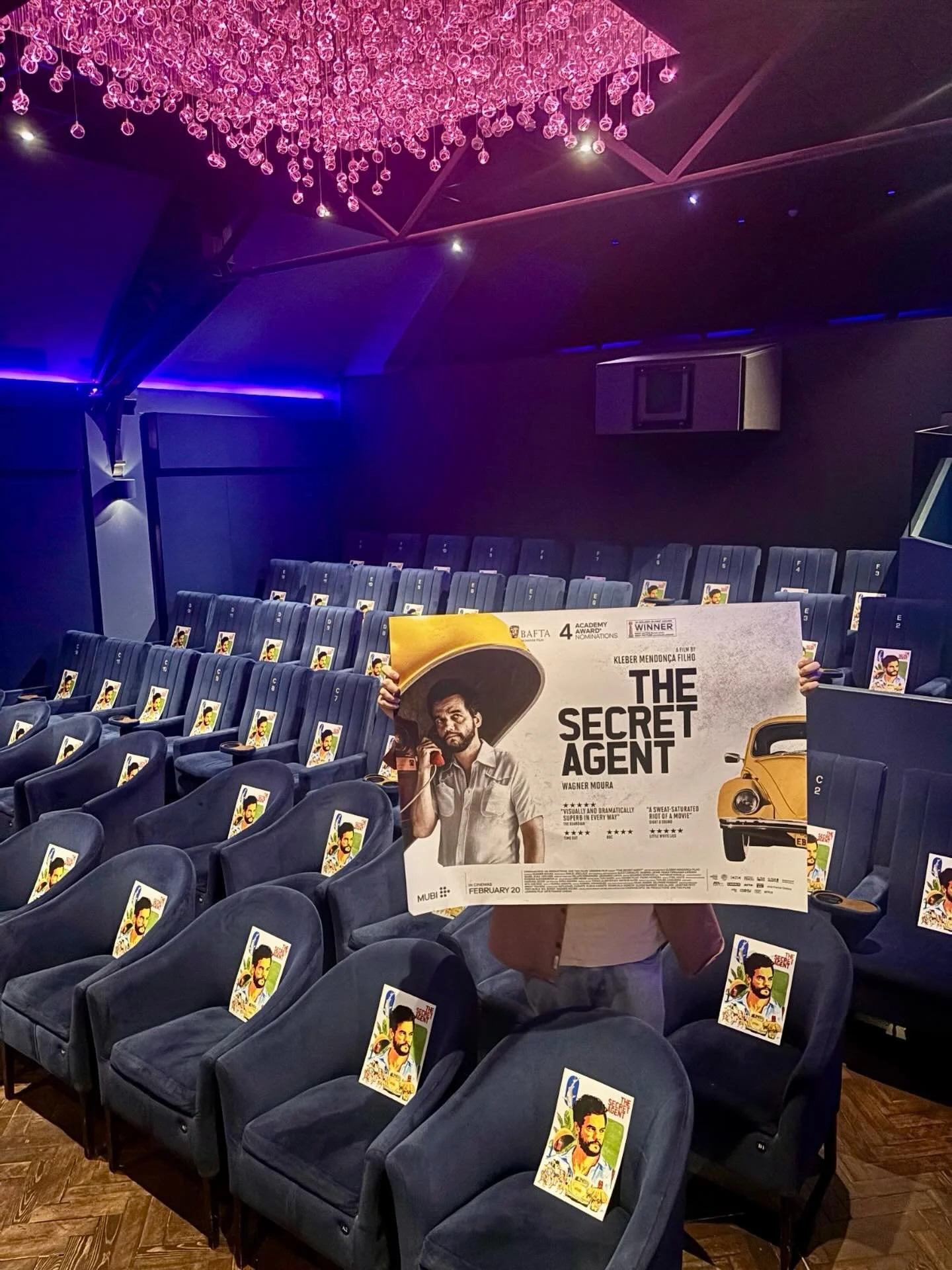 ⚡️The Secret Agent Giveaway - cheio de pirra&ccedil;a! ! ⚡️

We teamed up with @thelexicinema to bring you a little treat from Secret Agent while we wait for the Oscars in a couple of weeks. 

We&rsquo;re giving two posters - one for you and one for 